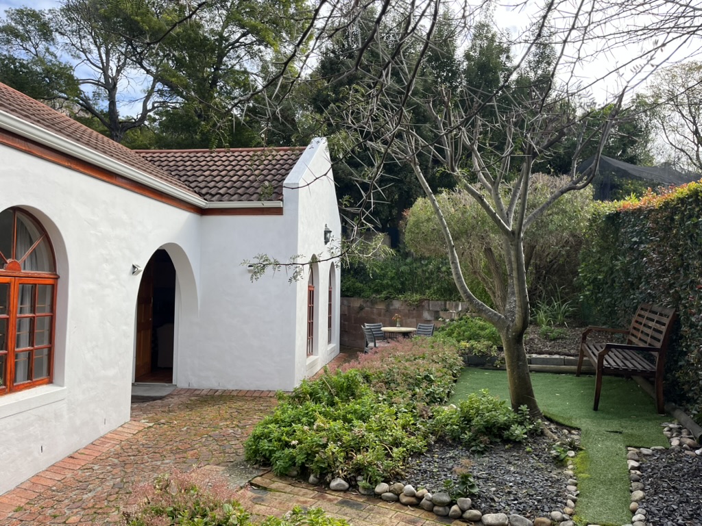 Private Garden Cottage in Ward 71, Cape Town