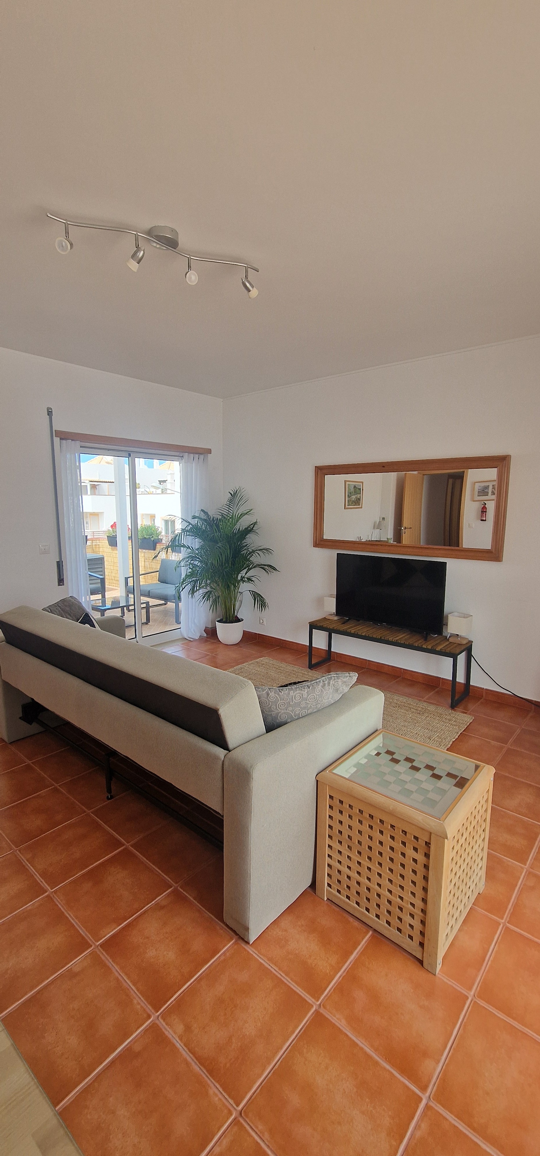 2 bedroom rooftop apartment, 3 terraces and pools