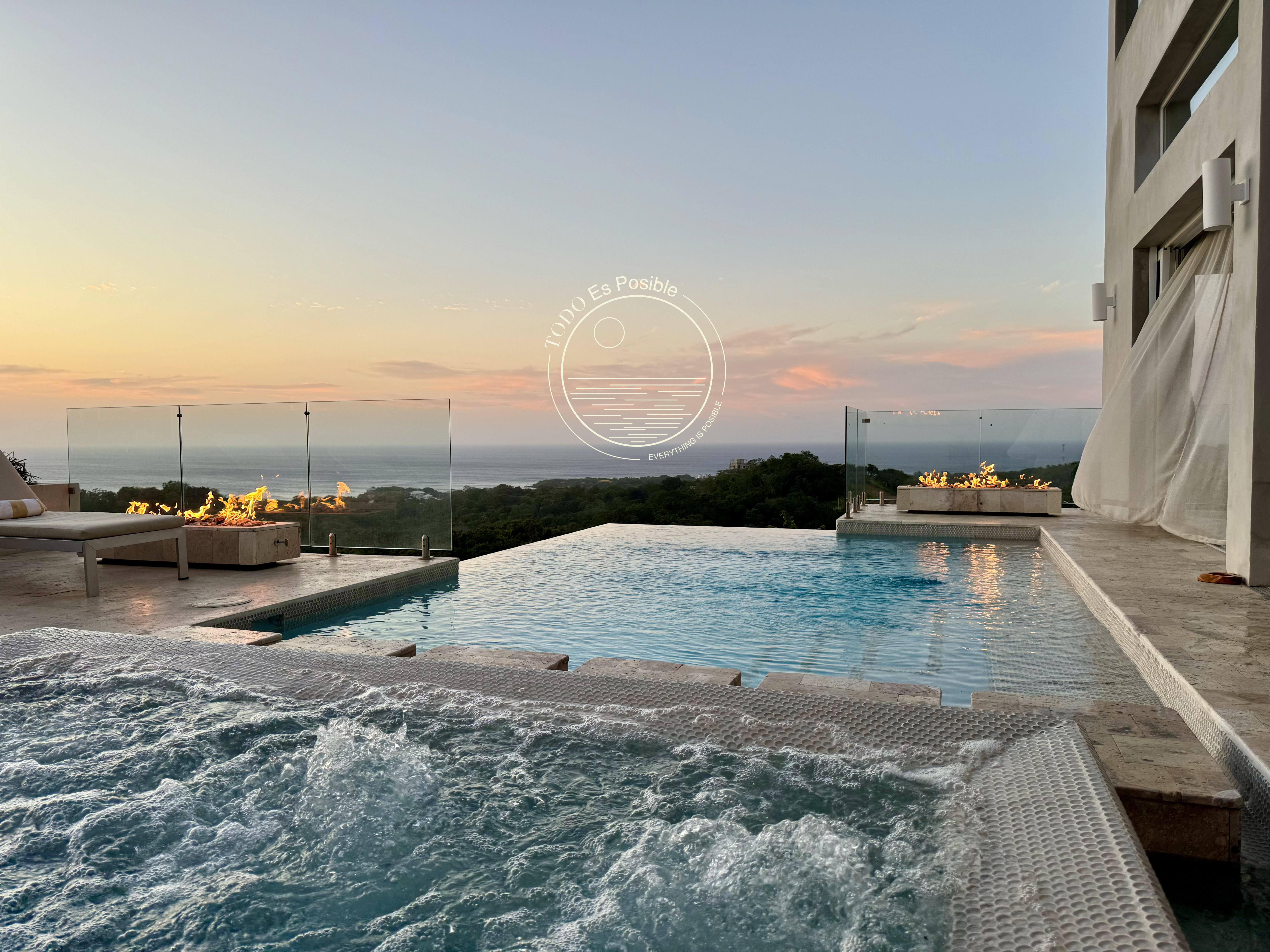 Roatan Luxury Villa - Everything is Possible!