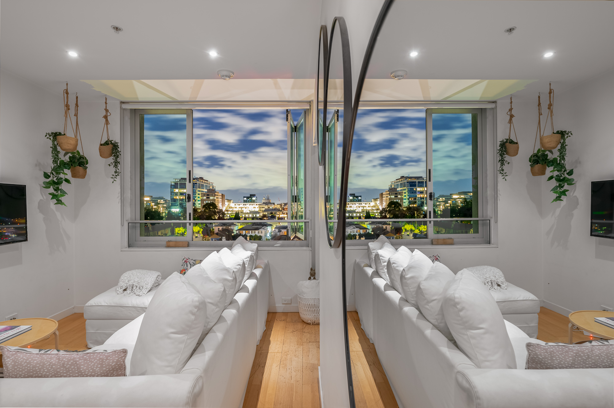2BR The 'Flamin' Galah' Urban Eden Oasis-sleeps 5