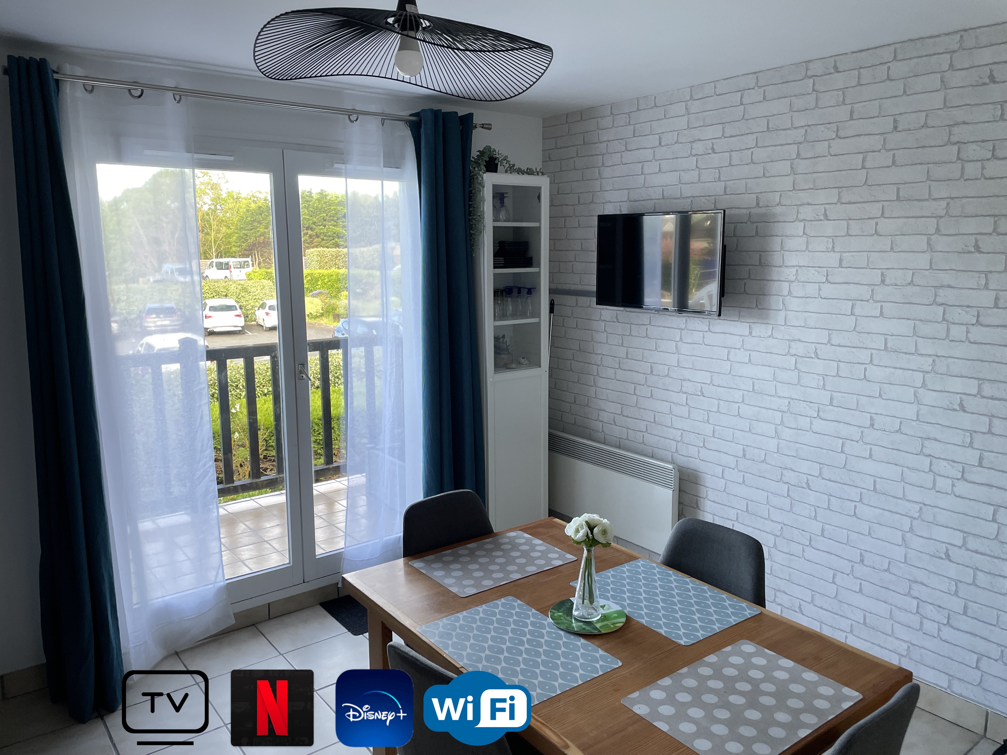Charming duplex, seaside