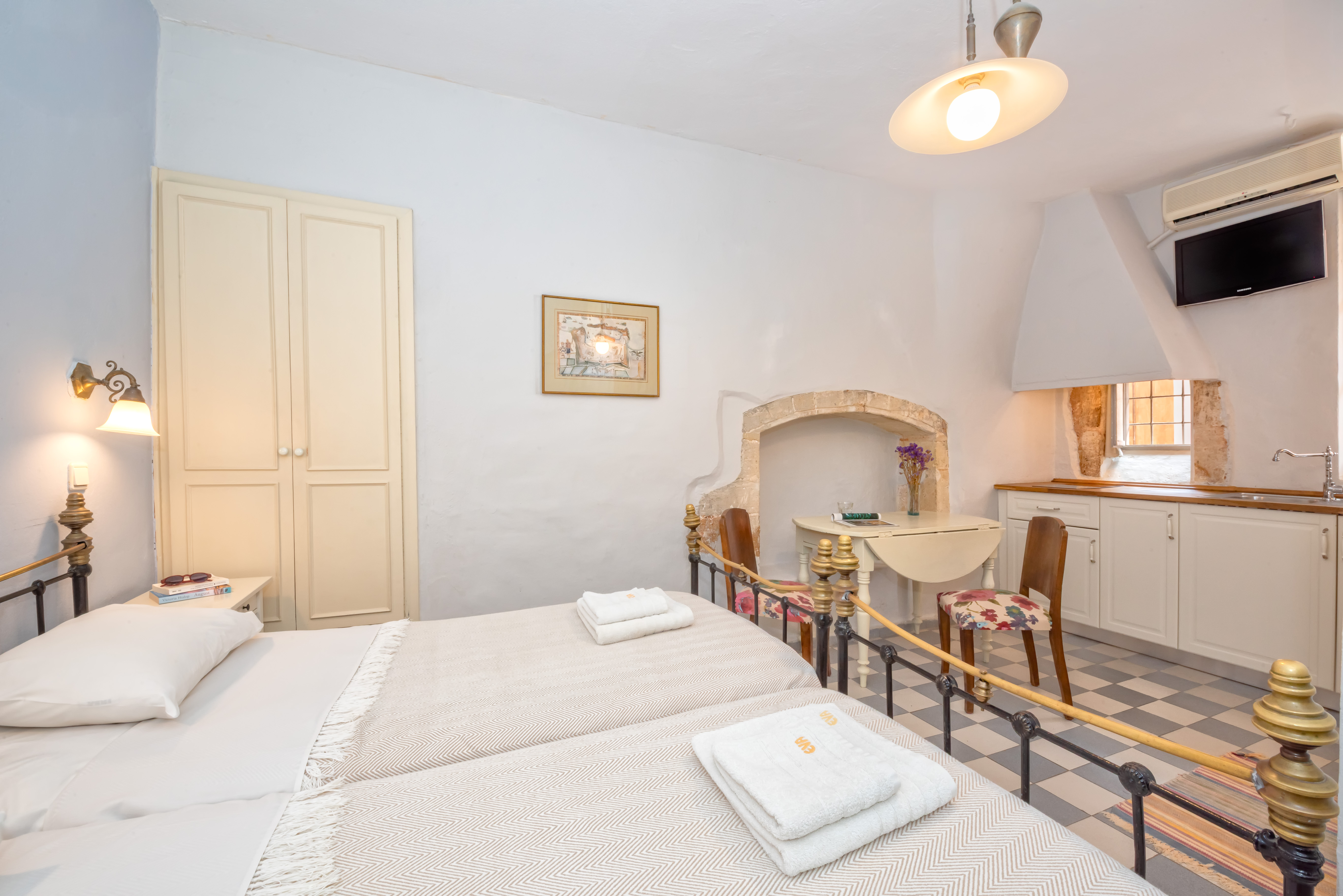 "Pension Eva" Traditional TwinBed Old Harbor No2 in Χανίων, Crete