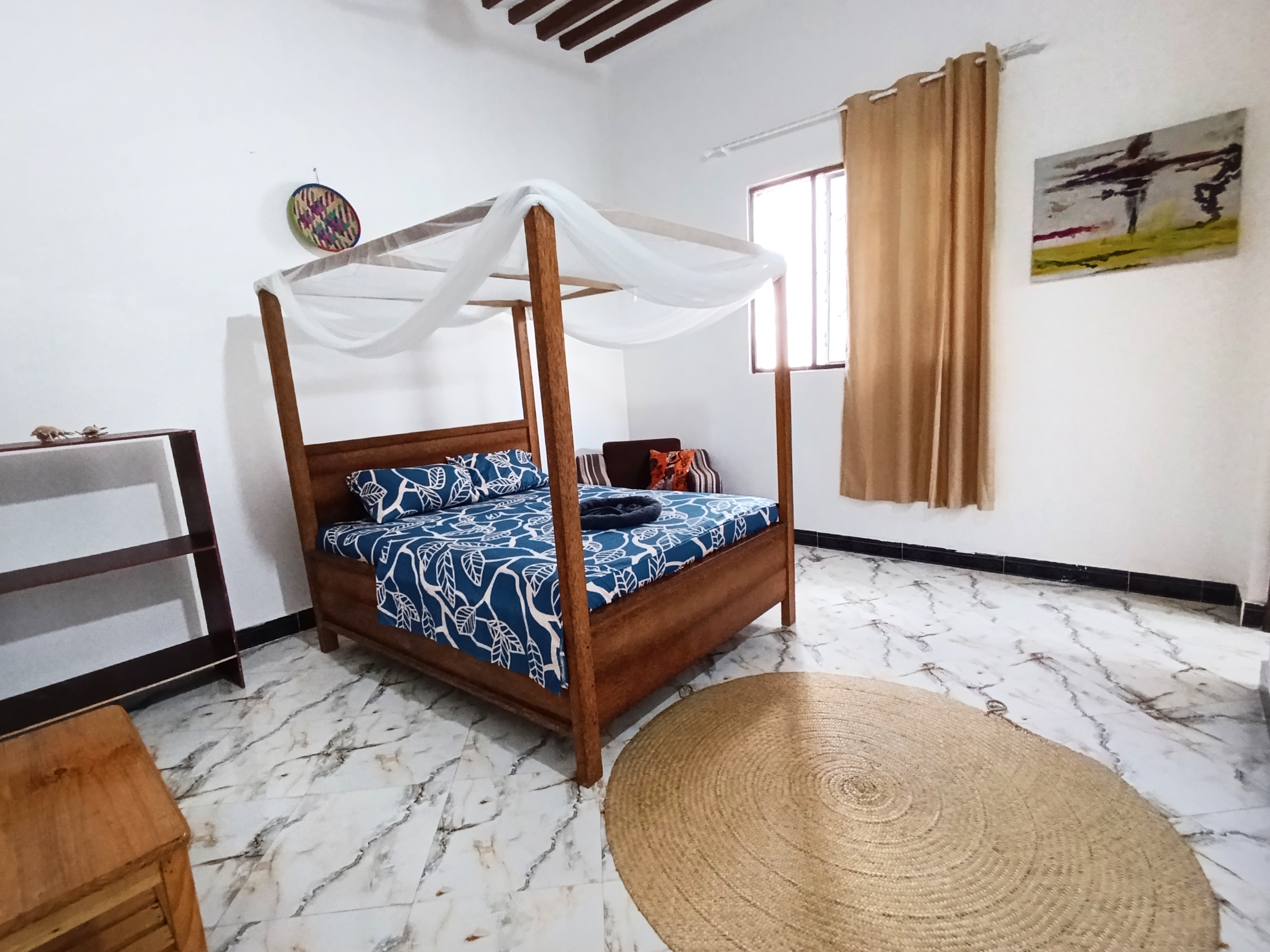 Cozy room with a canopy