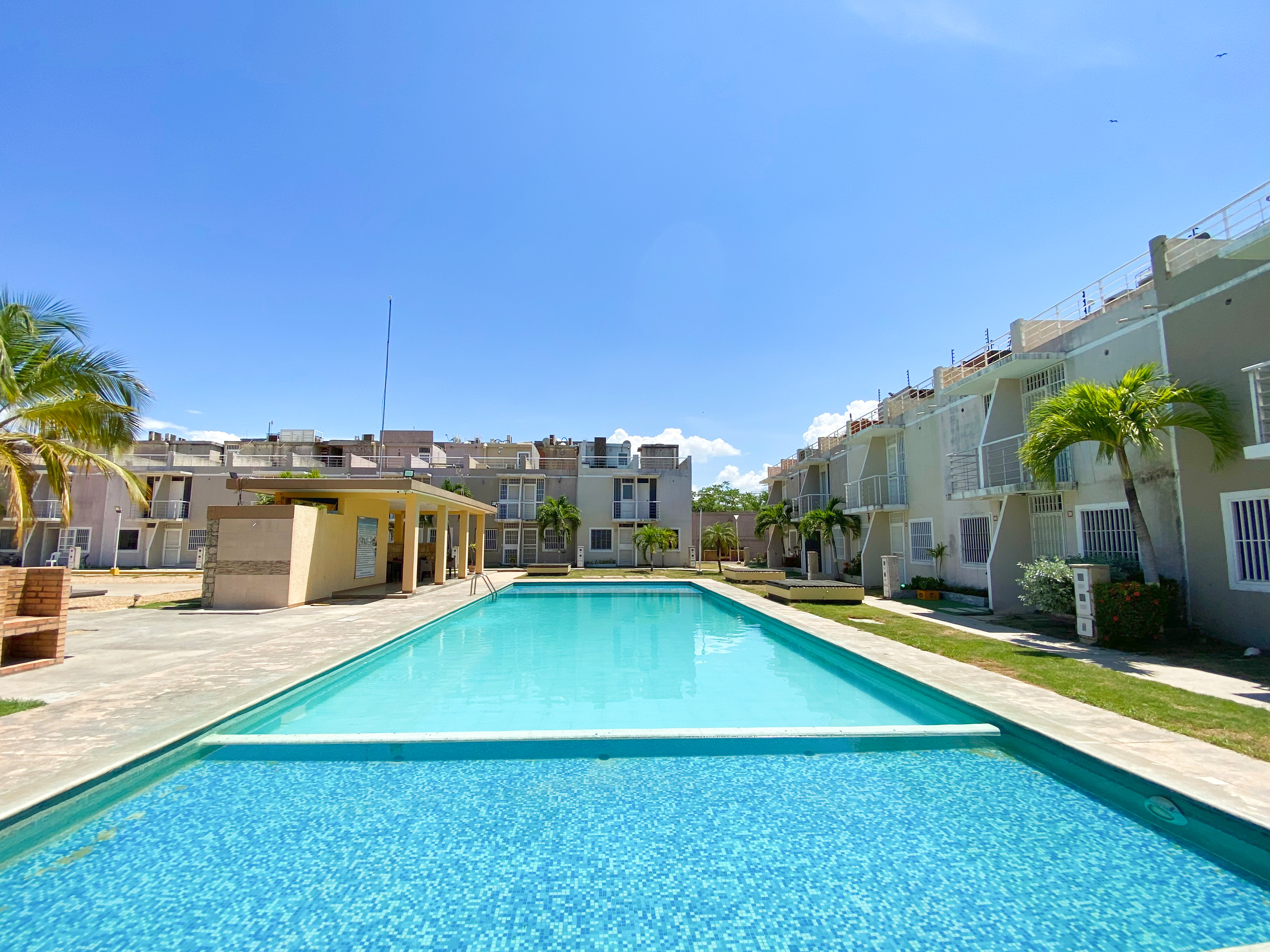 Apartment with pool in the heart of Tucacas