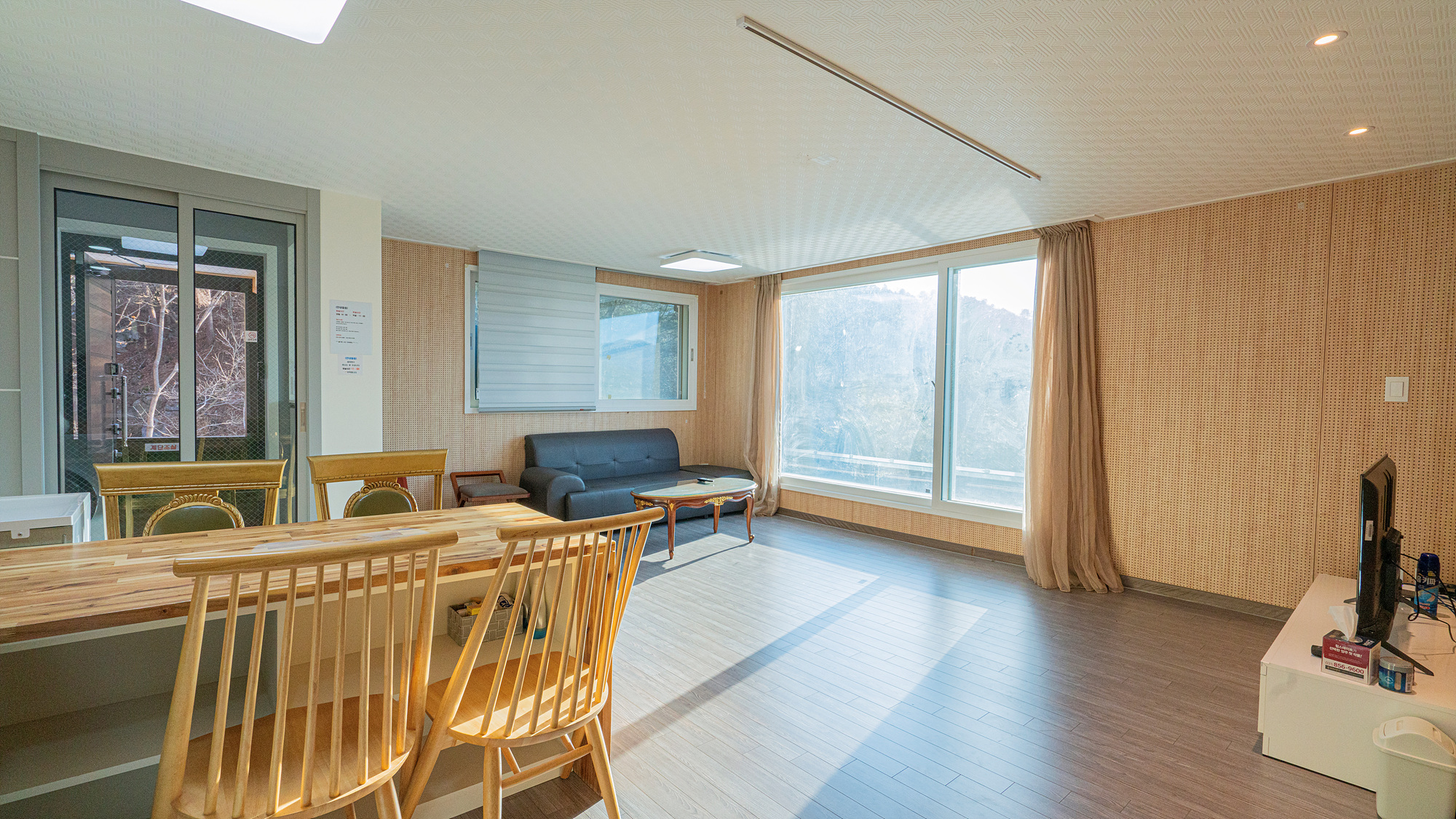 Top house (2nd floor)