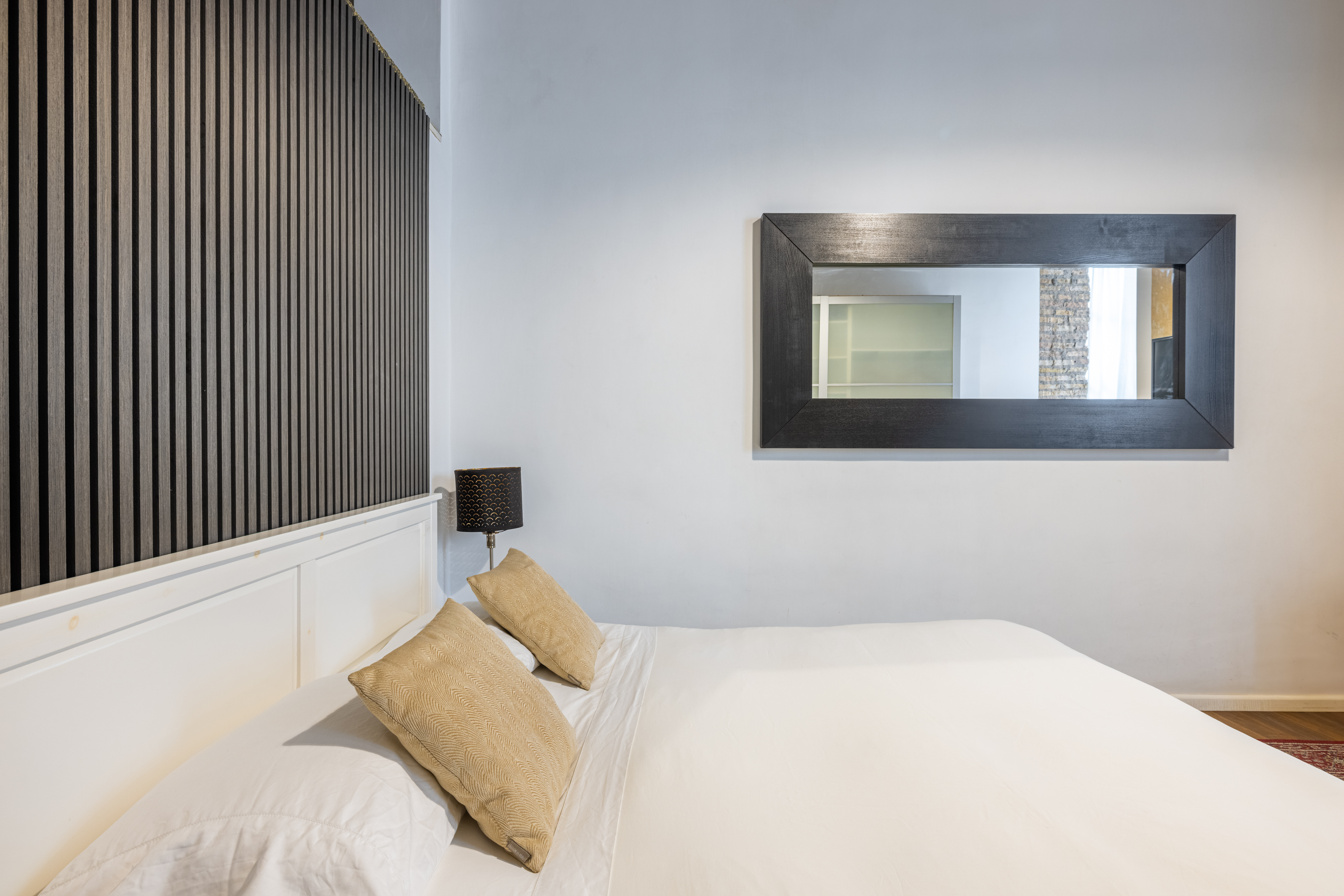 Chic Artist's Loft in Centre by Esquiline Suites