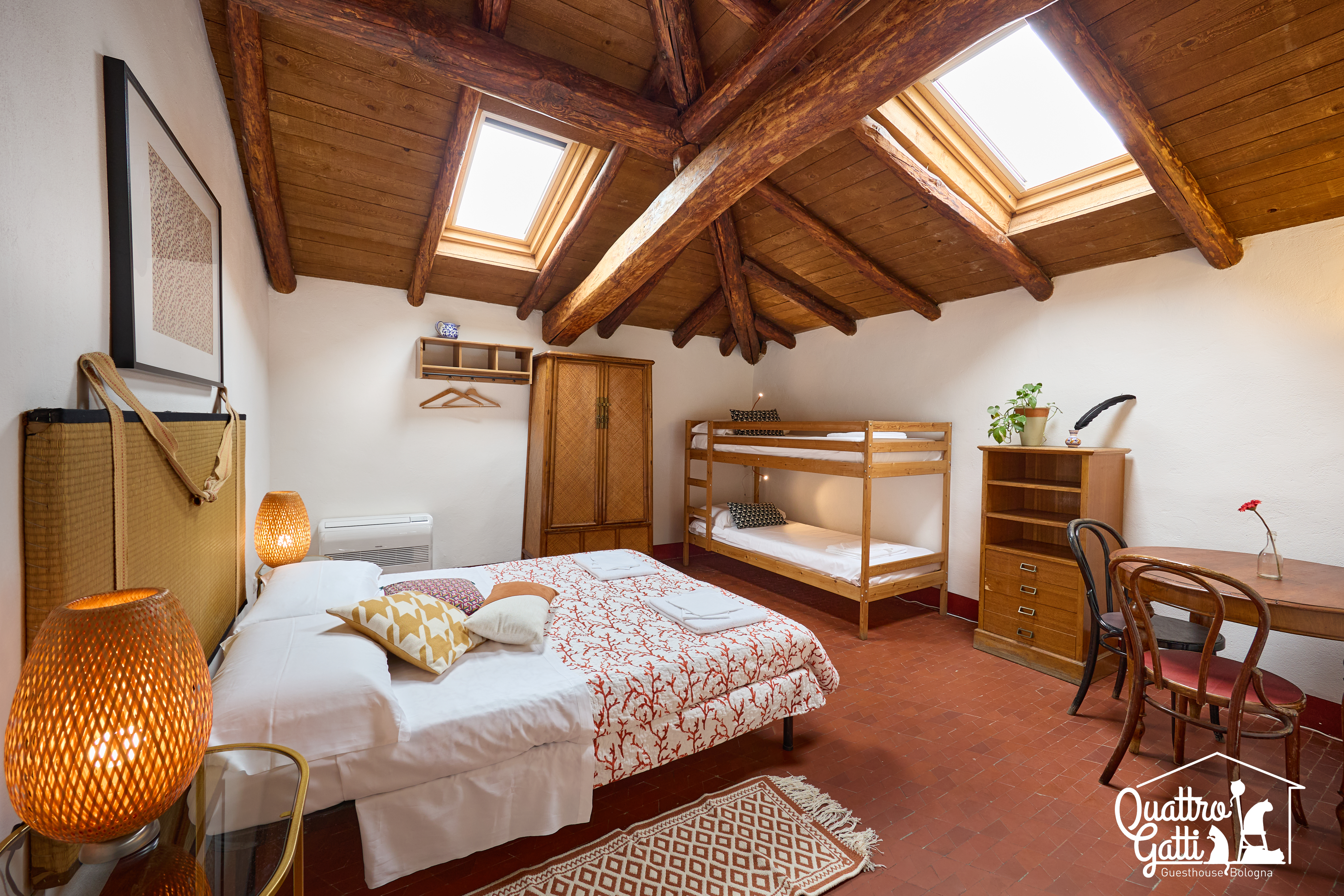 I 4 GATTI Guesthouse. Room 6, Quadruple 2° floor in Porto - Saragozza, Bologna