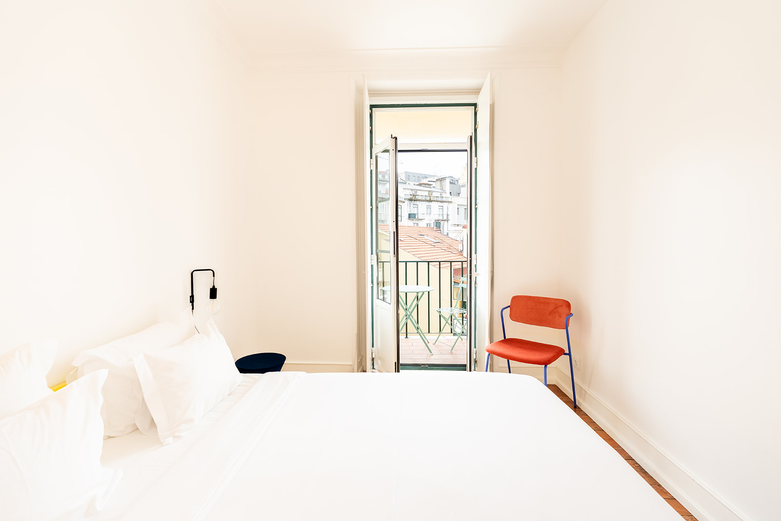 SATURdAYS - Dbl Room w/ balcony & shared bathroom