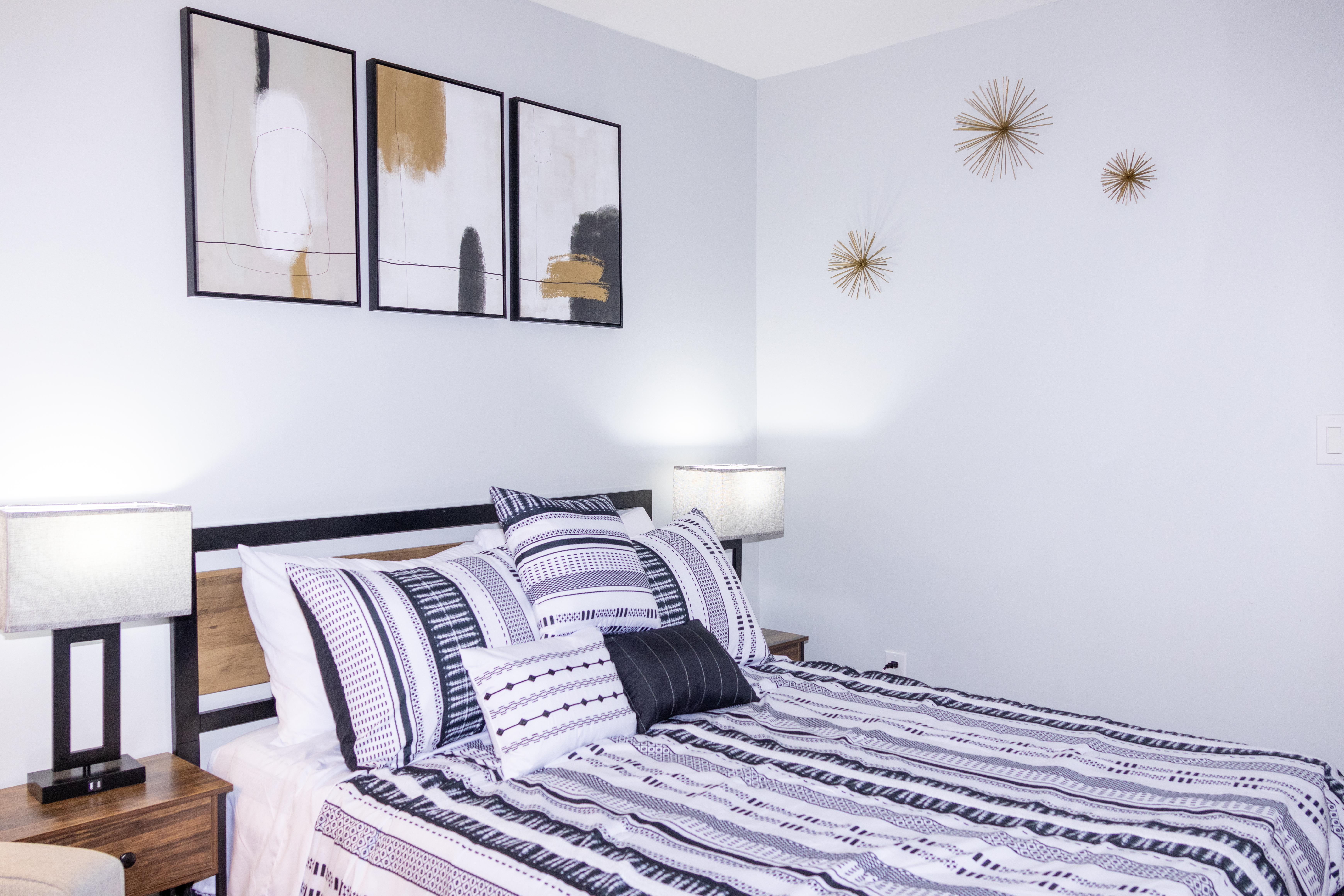 Luxurious 2BR | Spacious, Private Garage, Balcony in Roxbury, Boston
