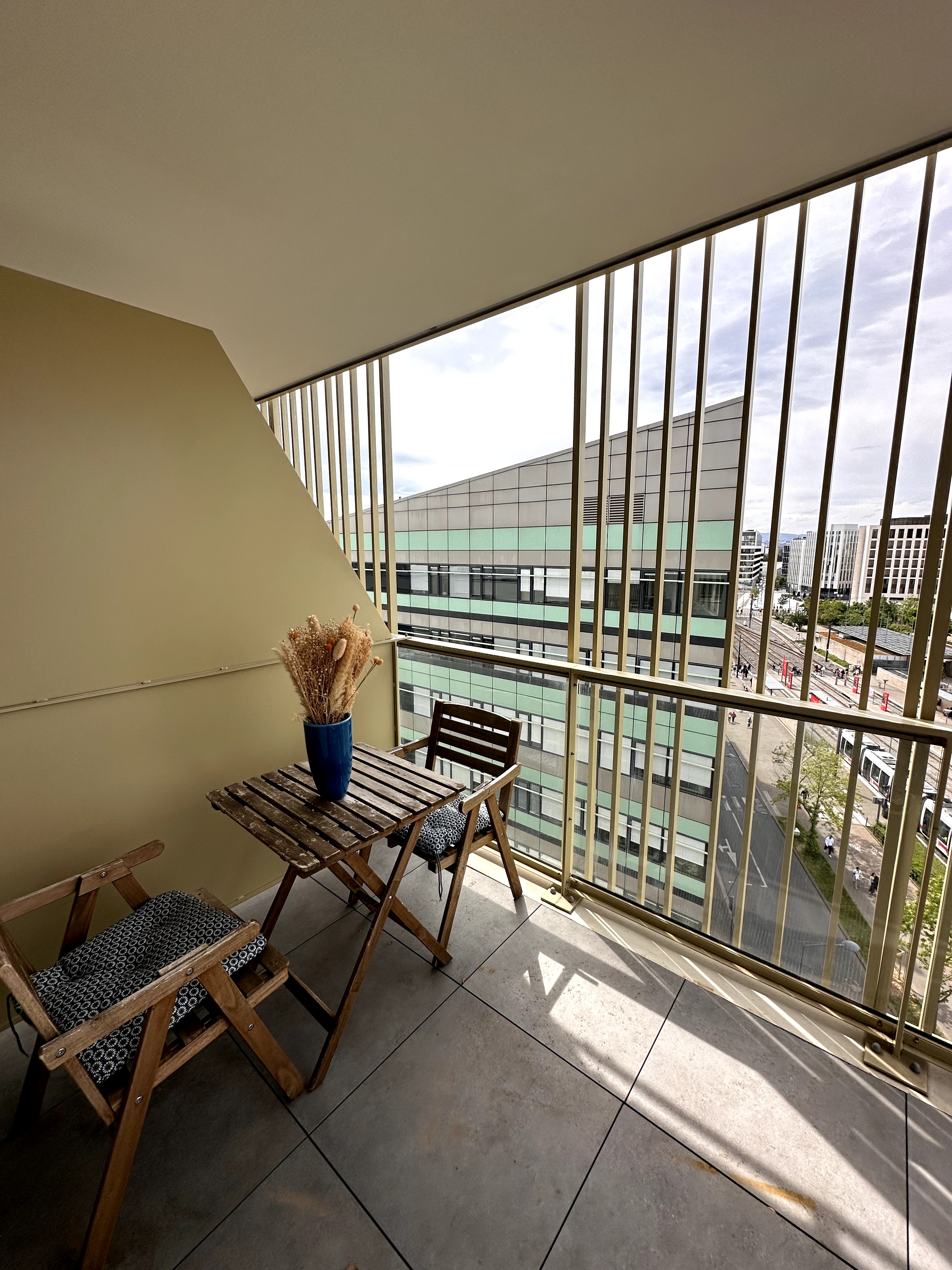 Bright apartment + Terrace, Silk Square