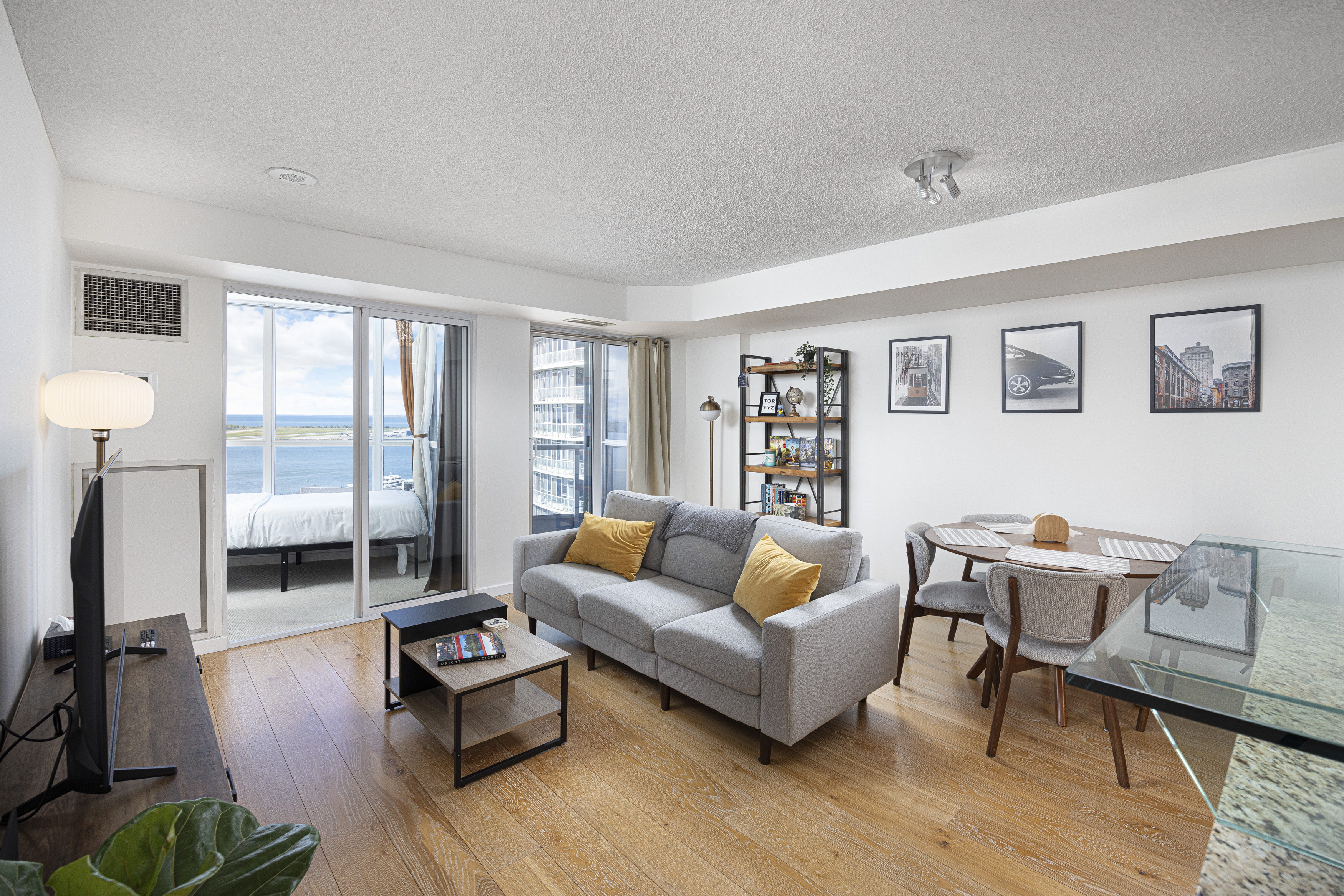 Peaceful Harbourfront Condo with Beautiful Views