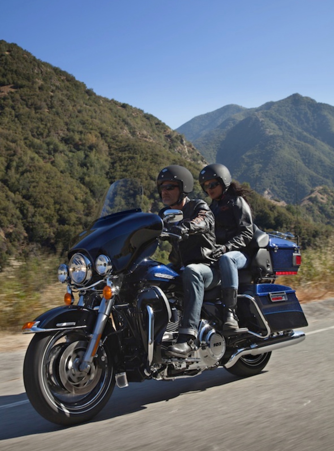 Harley Davidson Electra Glide с пассажиром
