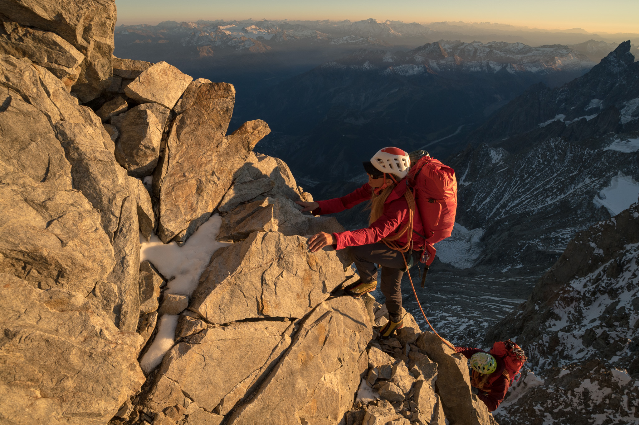 Гора эверест (джомолунгма). Горы рядом с пизой. Mount share. Пеннинские альпы. Mount shasta usa.