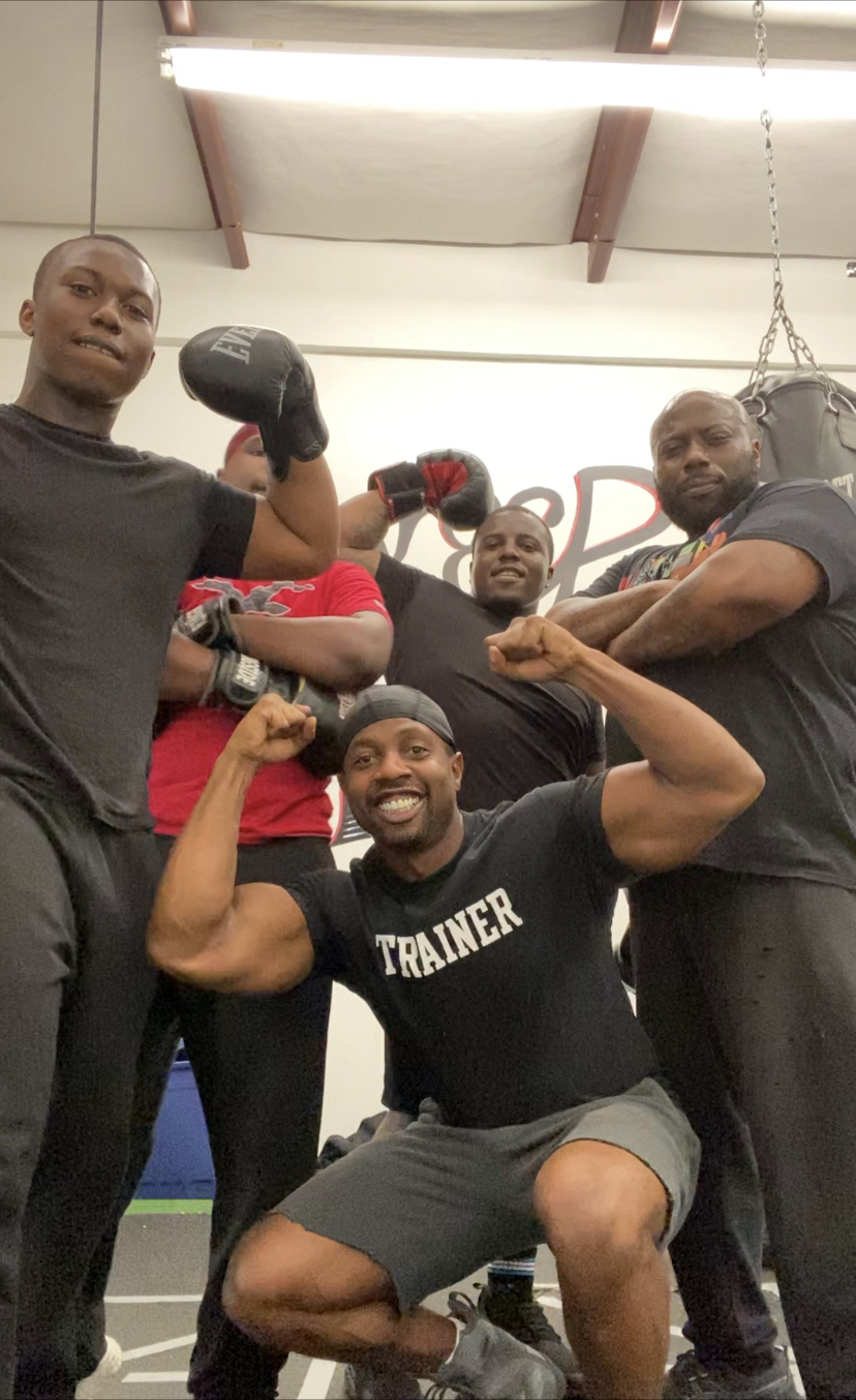 Boxe Avec L Entra Neur Tee Airbnb