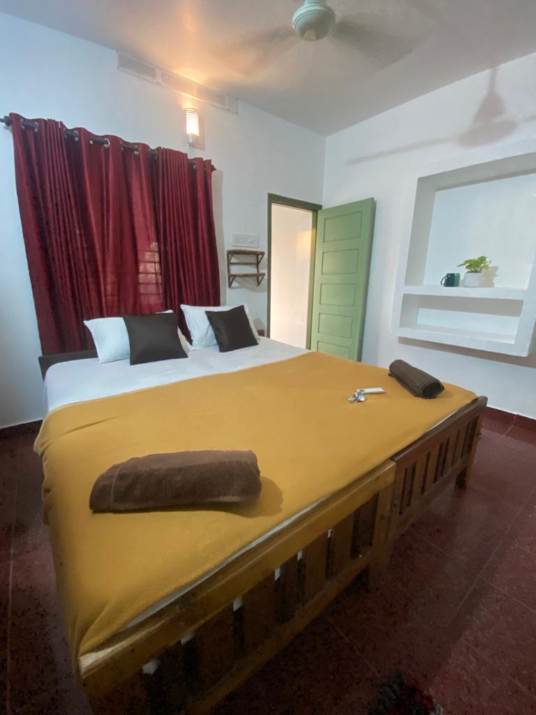 Seaview rooms & Surf school