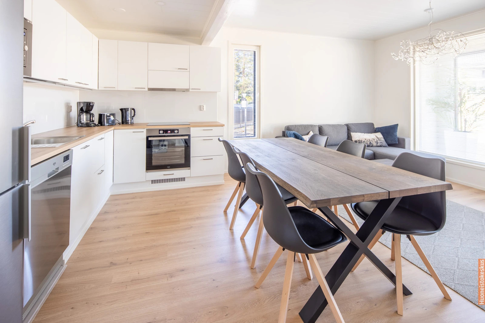 Bright apartment on the beach!