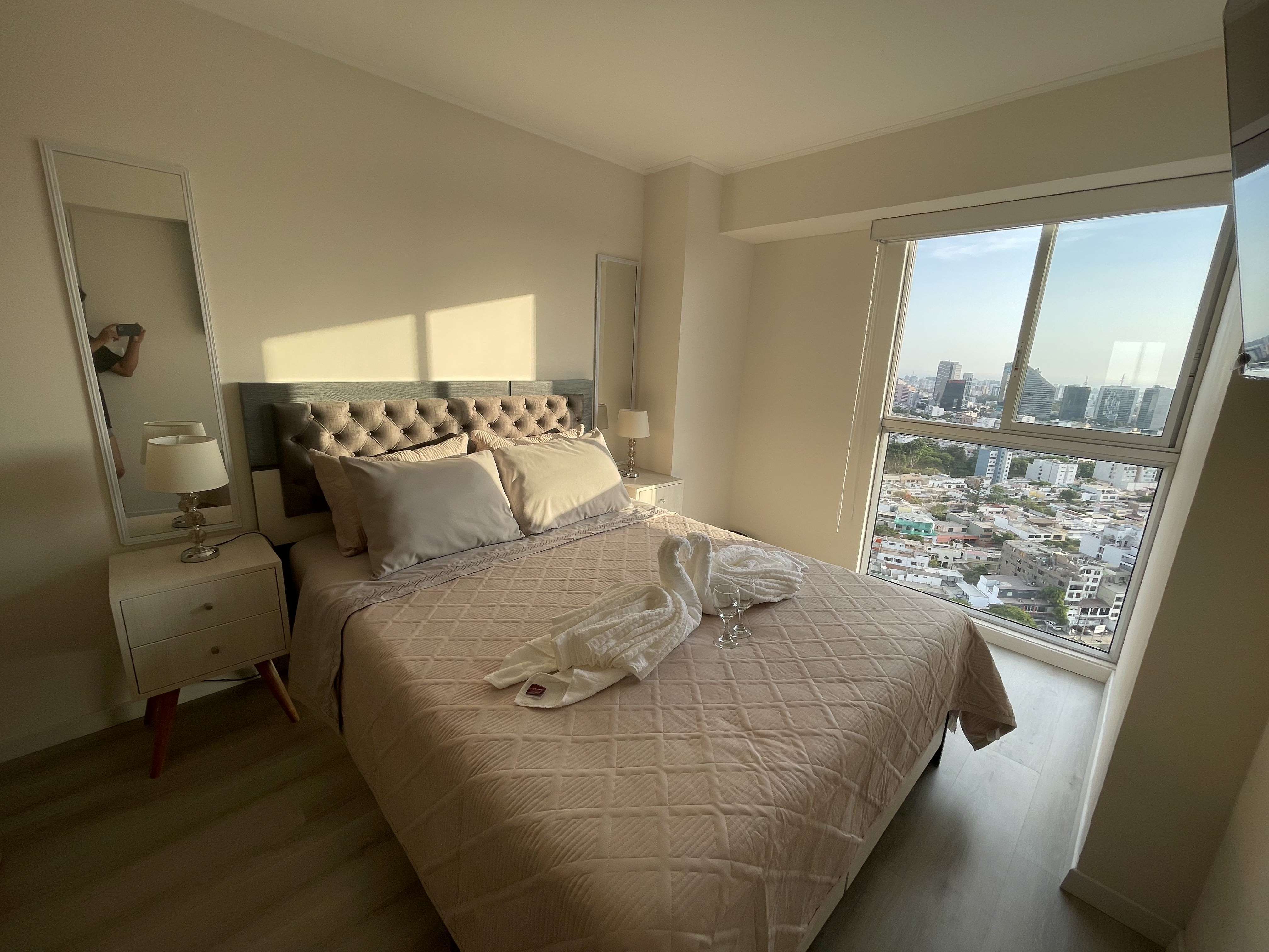 Apartment with Beautiful View and Private Garage