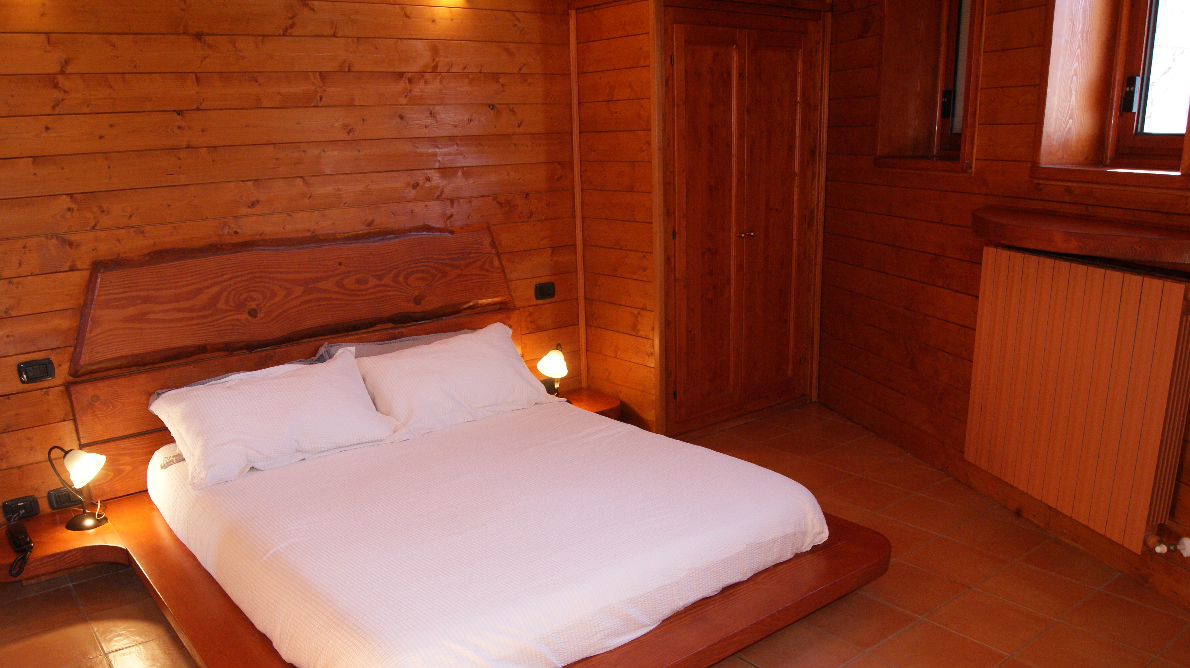Resort Ninfea Piscina e Spa Incluse, Stanza cedro in Bracca, Bergamo