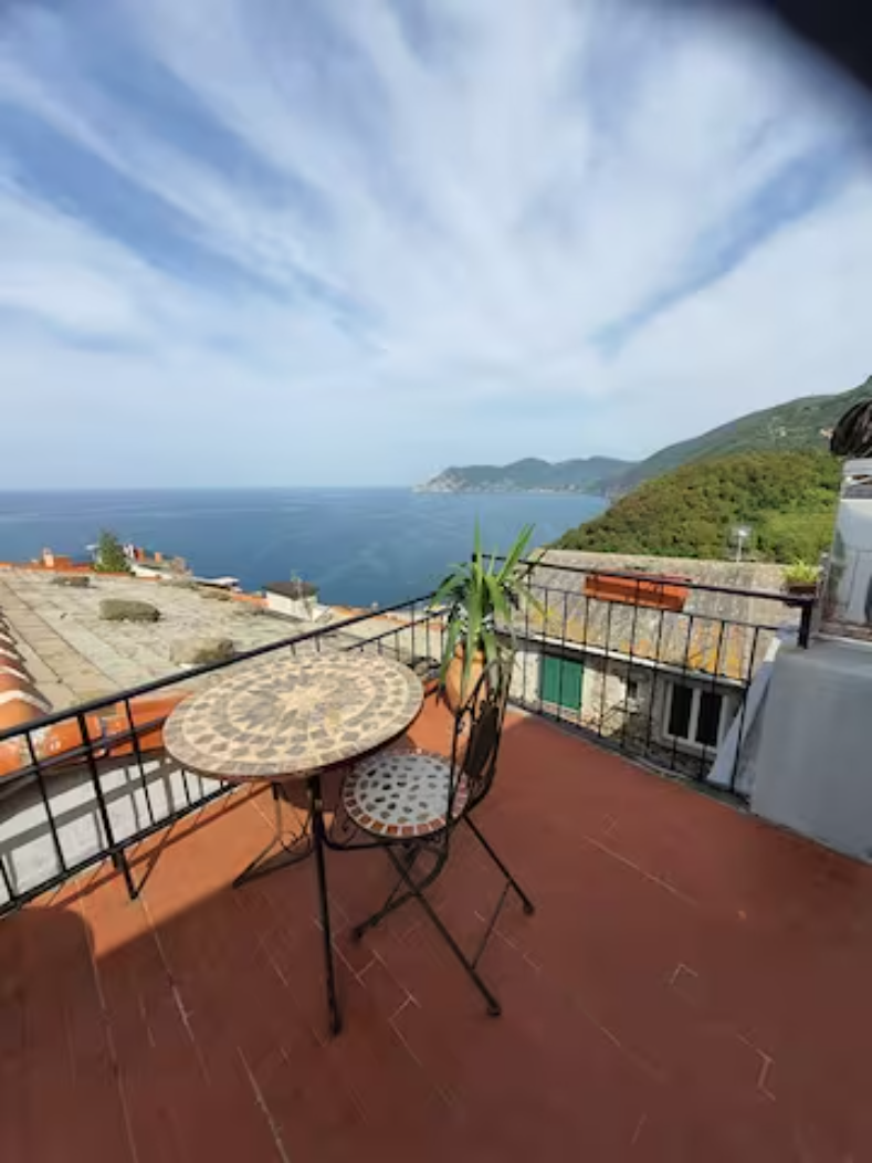 The apartment on the sea Giumin