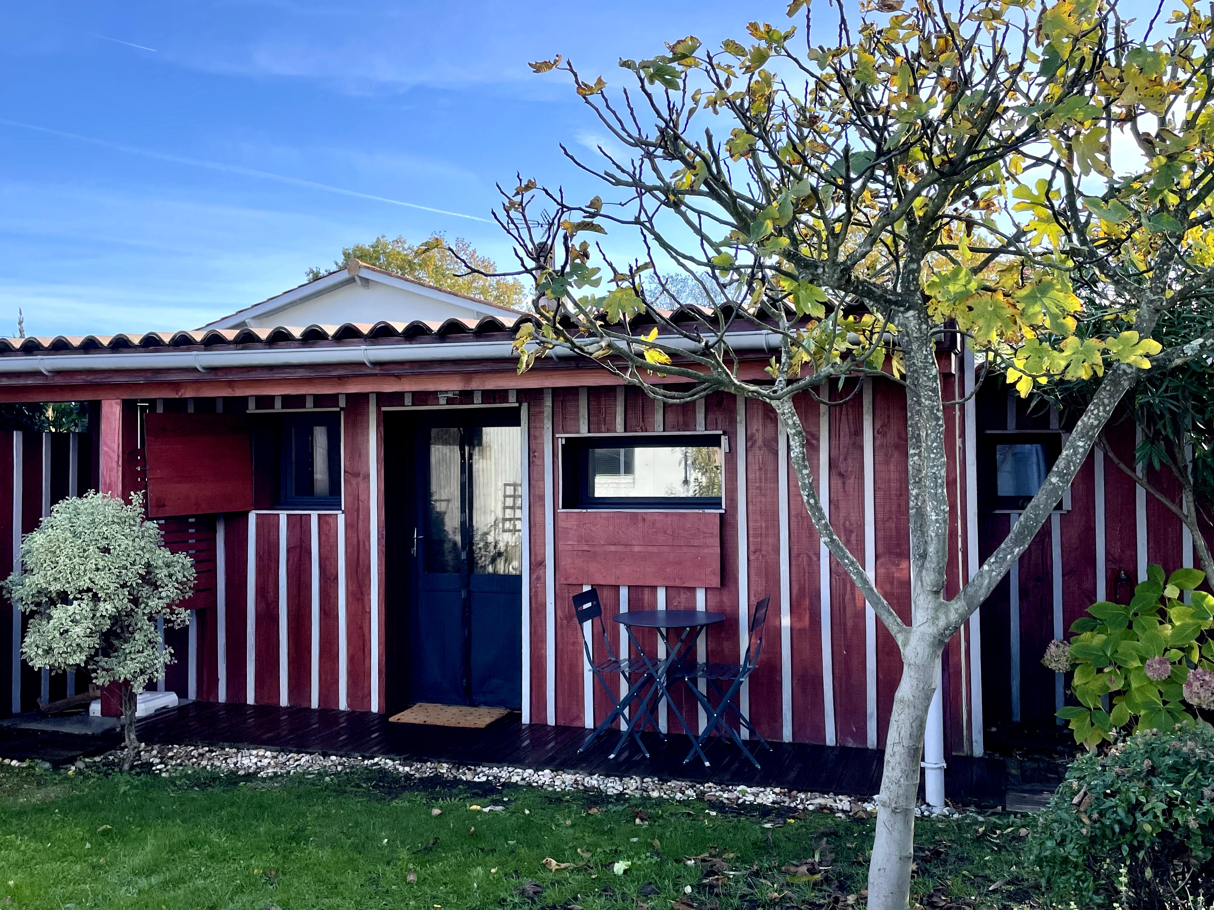 Independent studio with garden