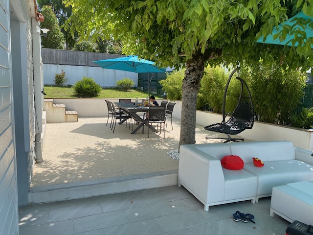 Villa Plage and village 300 m away