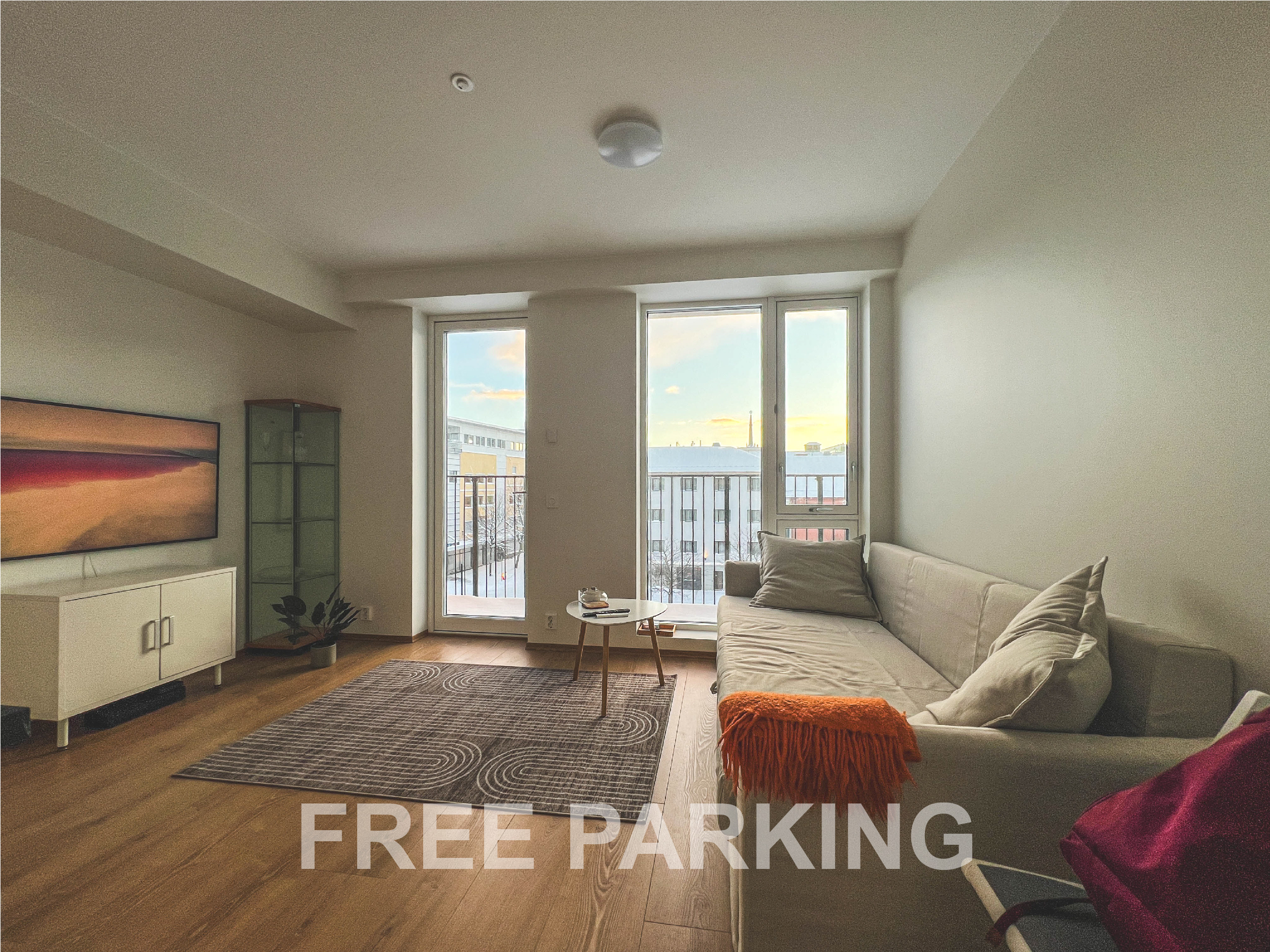 Perfectly located, Arctic Bijou Home on a Seafront