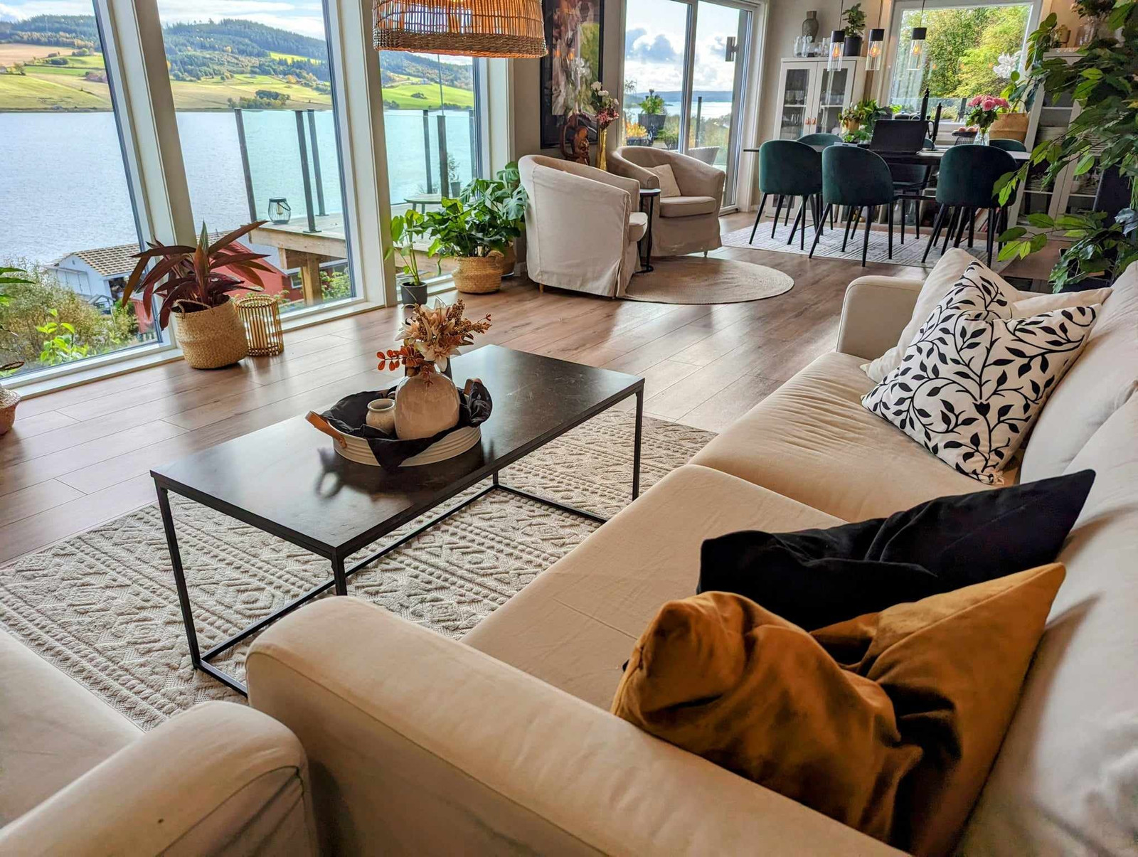 Large newly renovated house with a view.