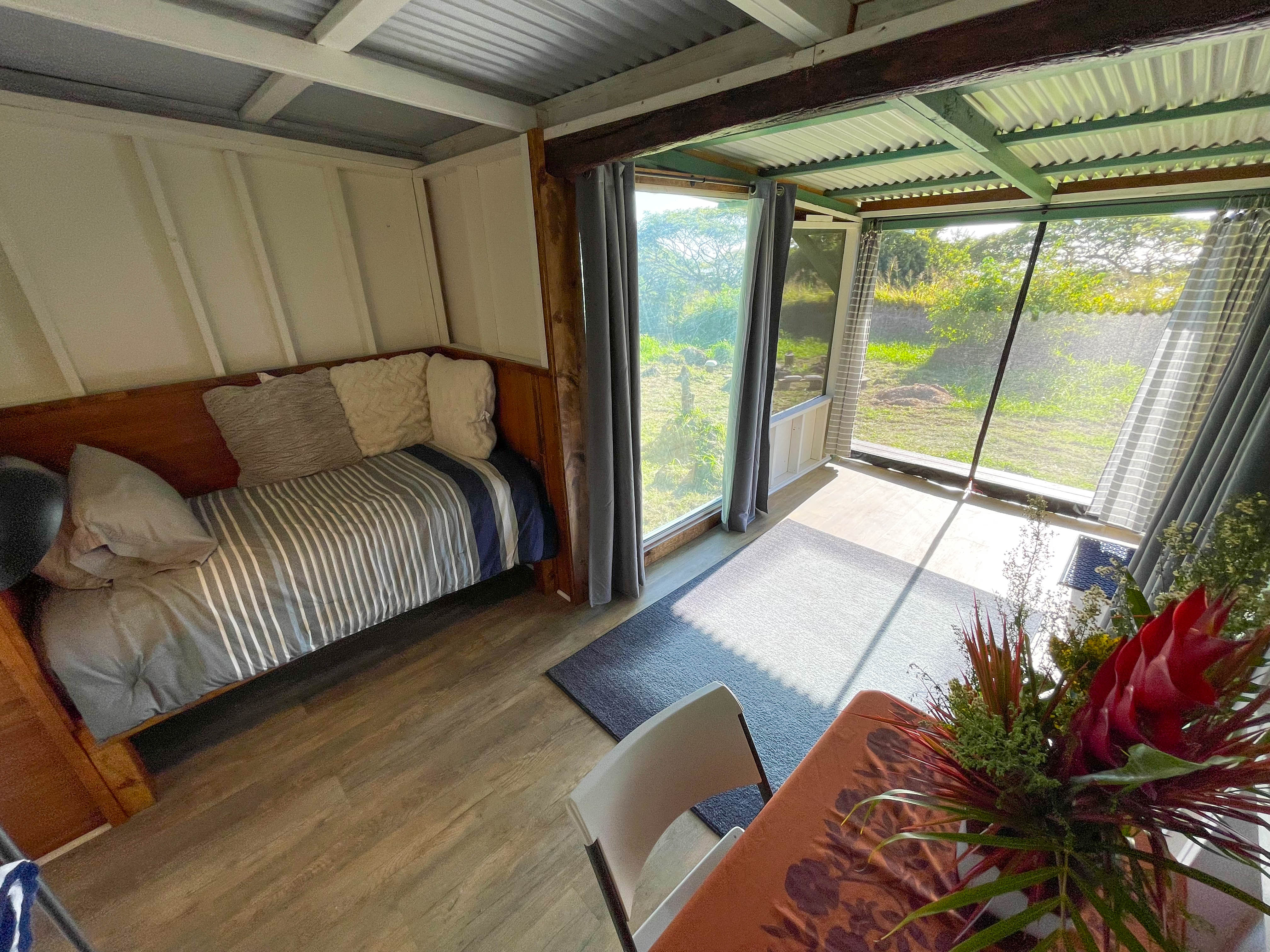 Pueo Cabin with Shared Kitchen and Bath