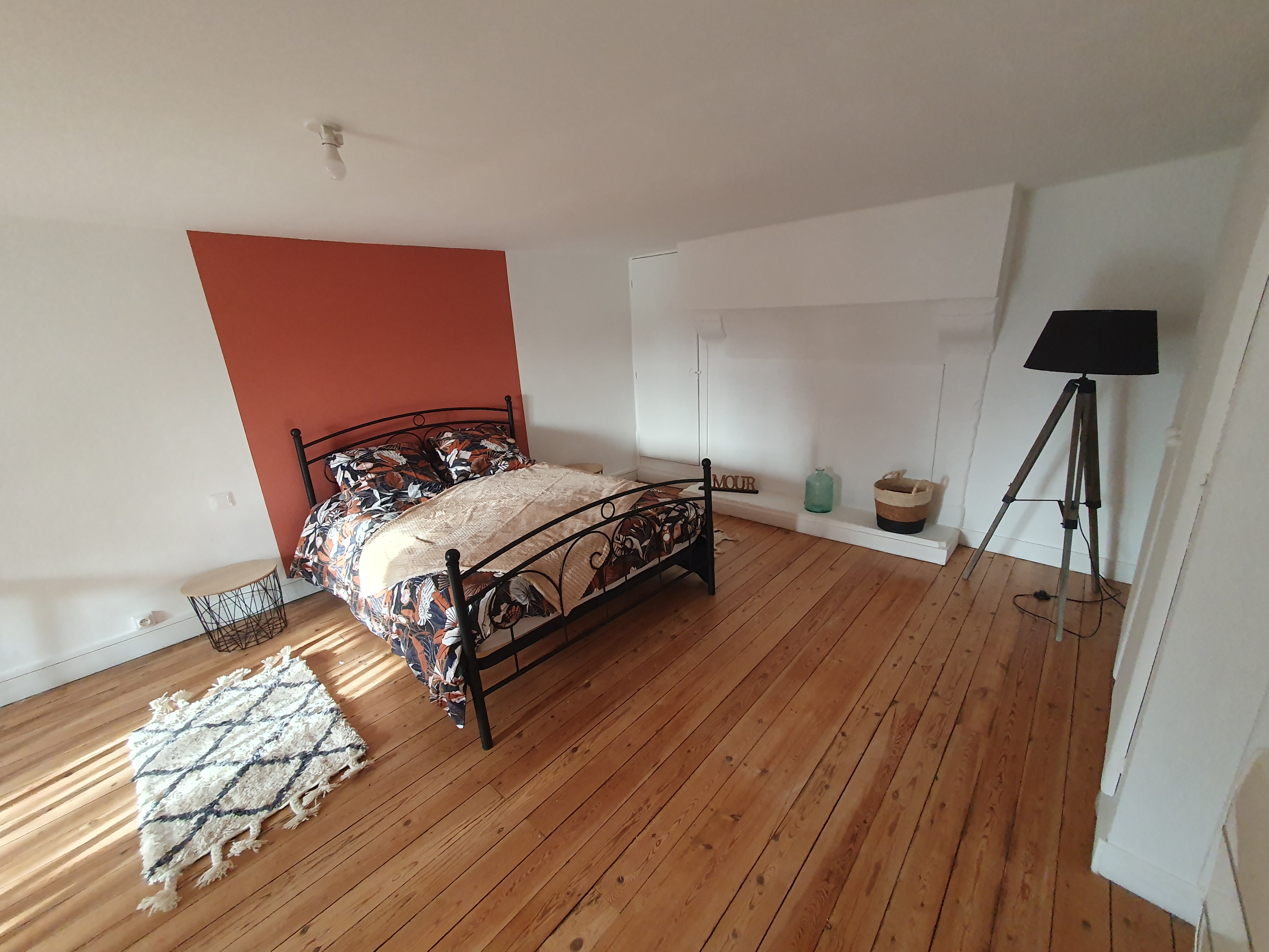 Duplex at the foot of the fortress