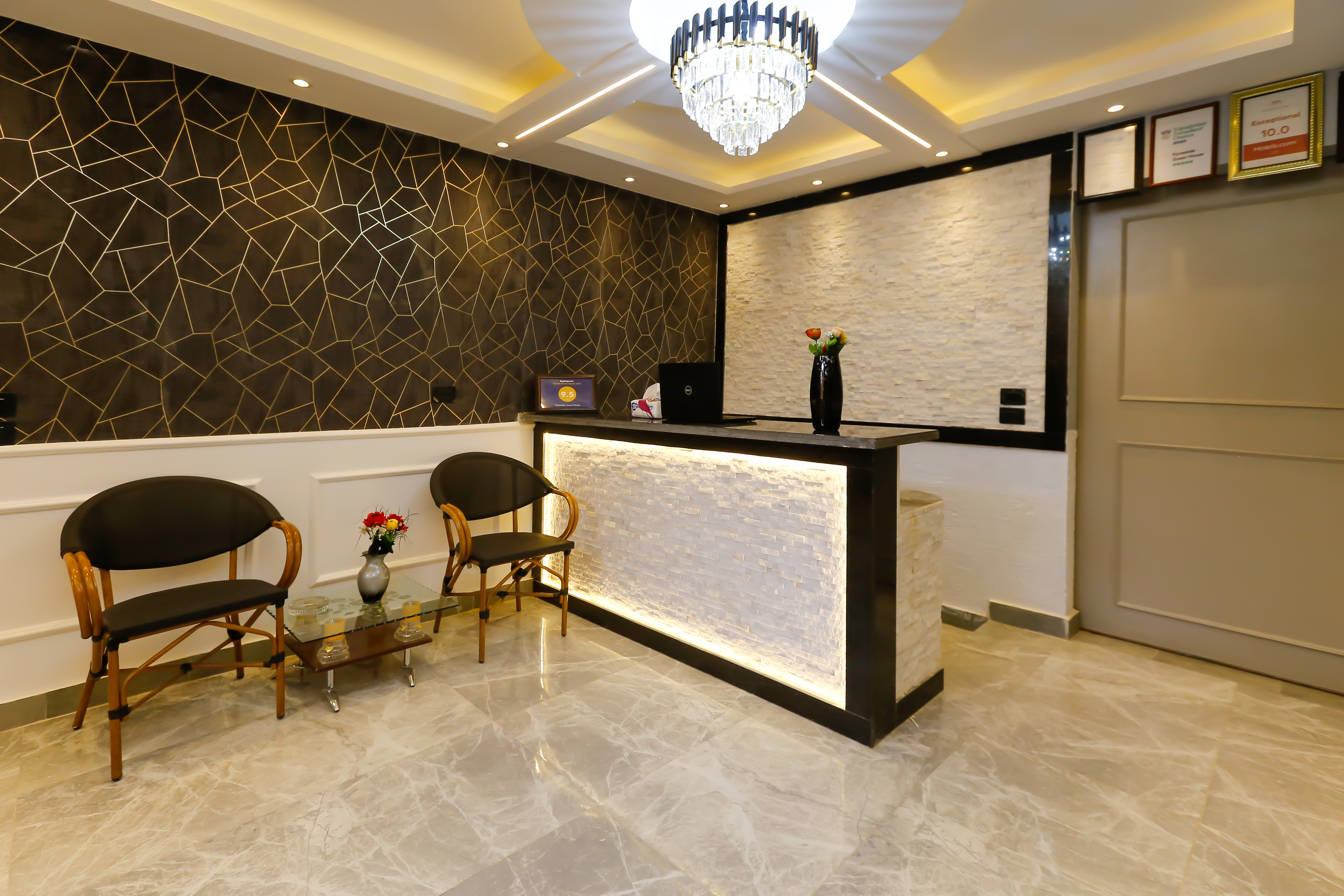 Pyramid Pinnacle: Exclusive Accommodations in Giza