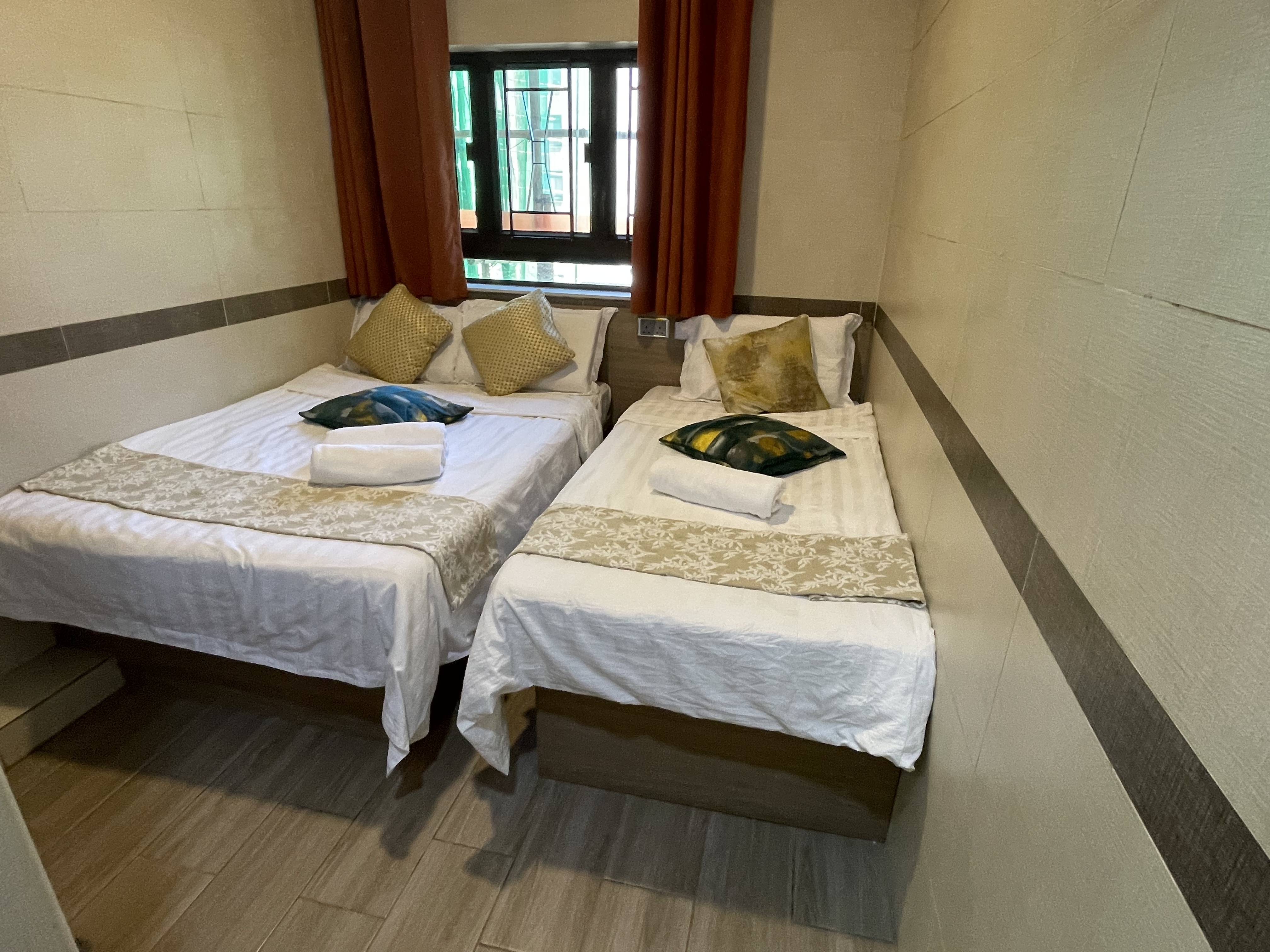 2Min To MTR independentTriple Room