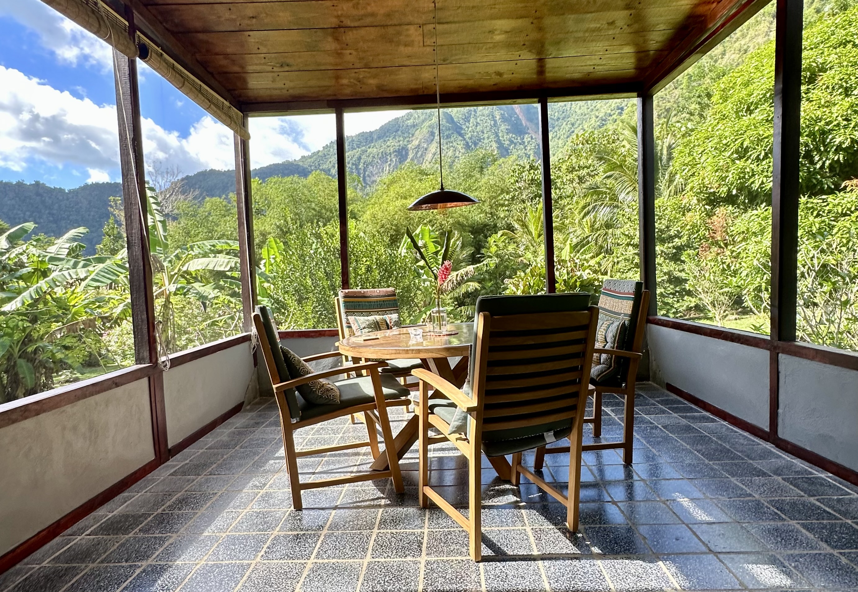 Upper Love. Ecolodge in tropical garden, Dominica