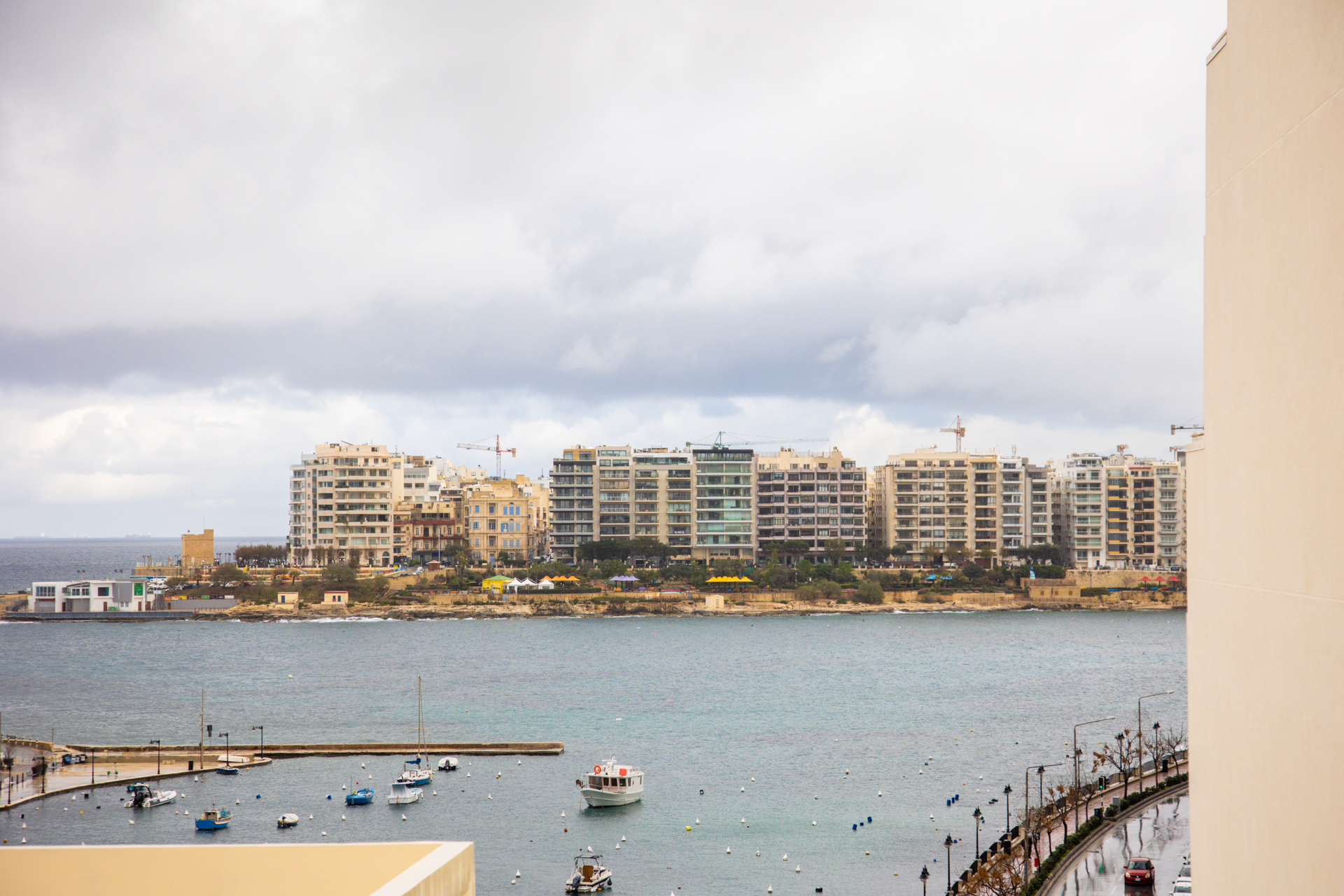 Chic 1BR Retreat in St Julian's