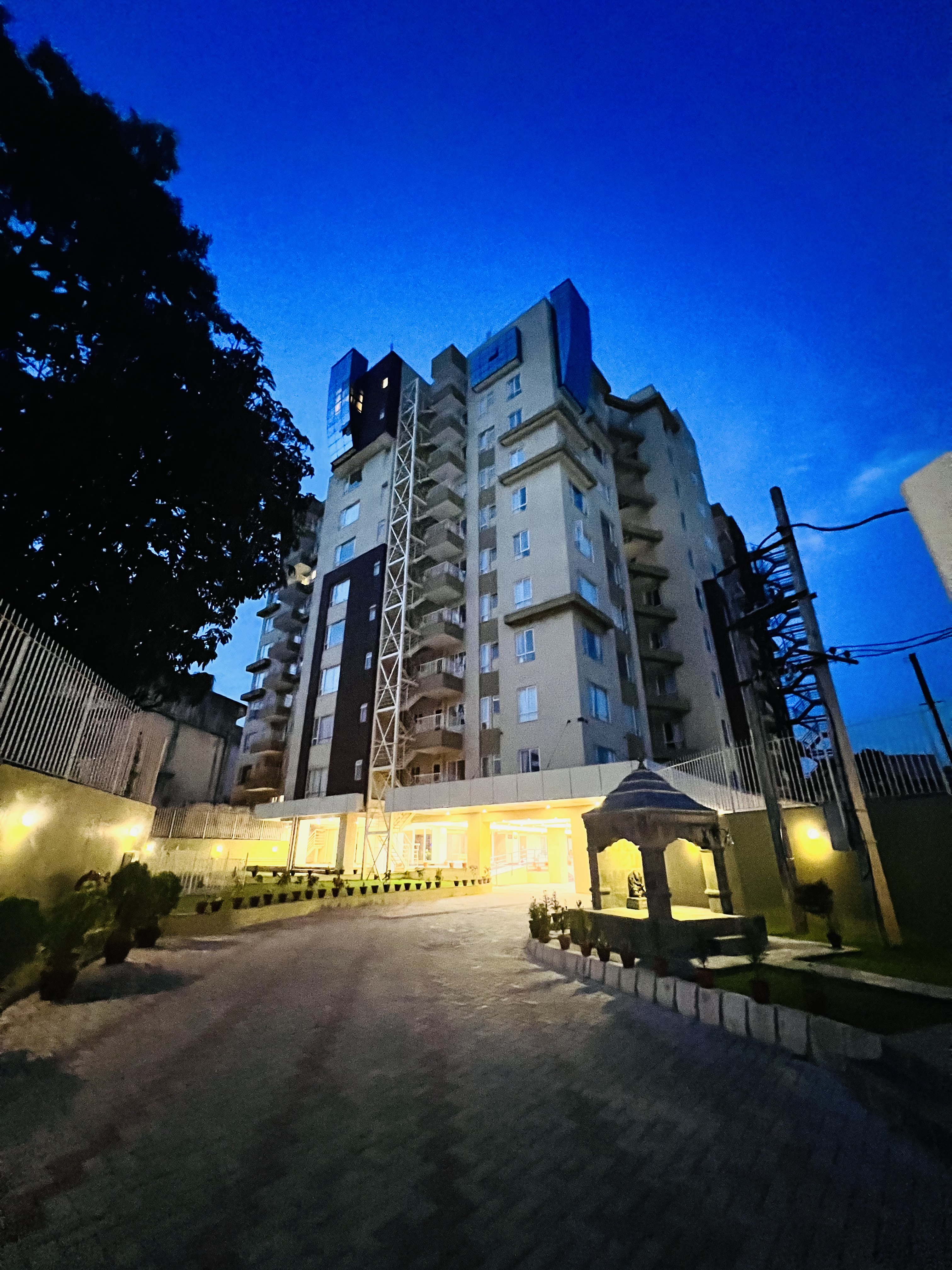Penthouse 3 bdr 3 bth apt with a beautiful view