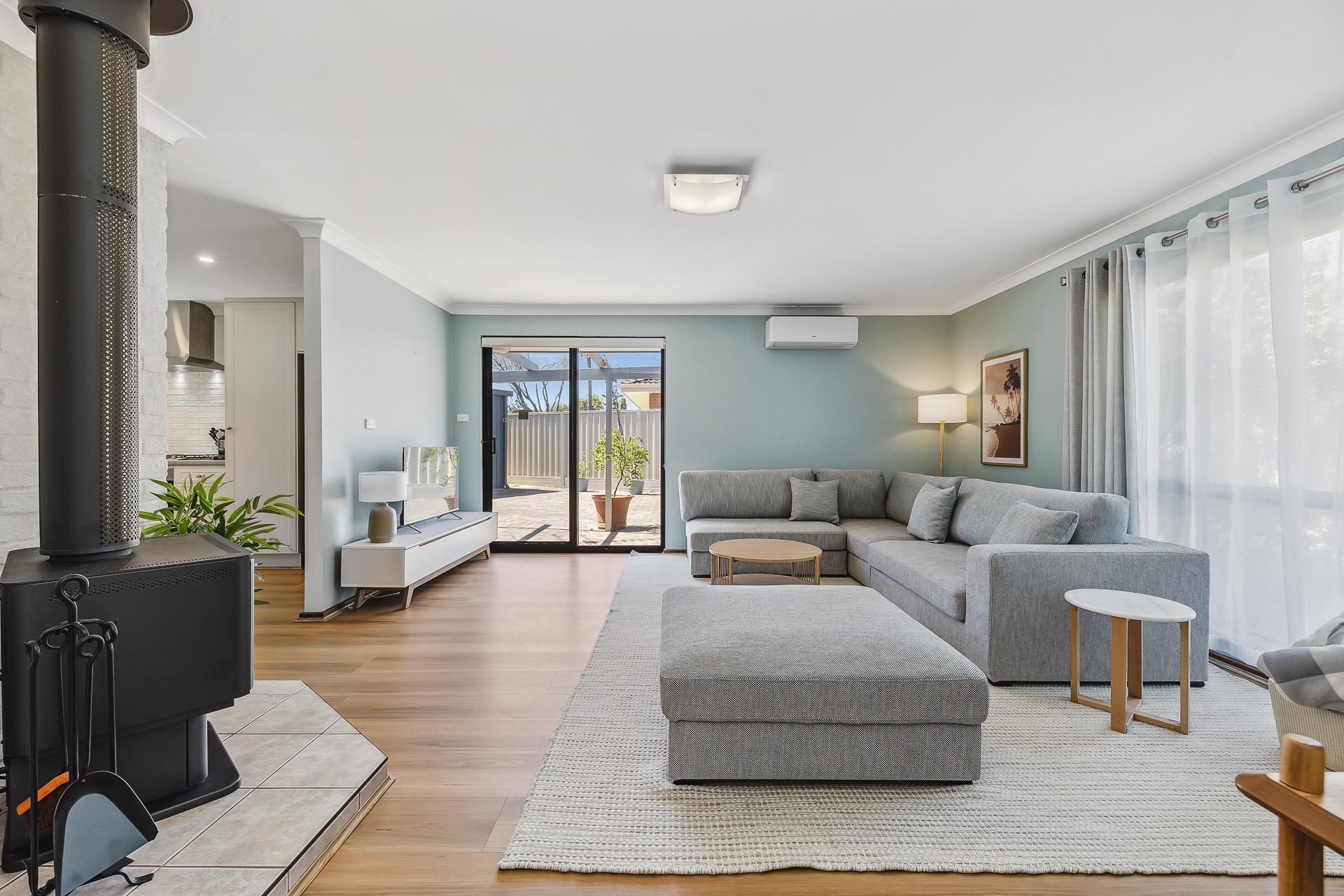 Sea La Vie ~ Coastal Chic Broadwater Retreat
