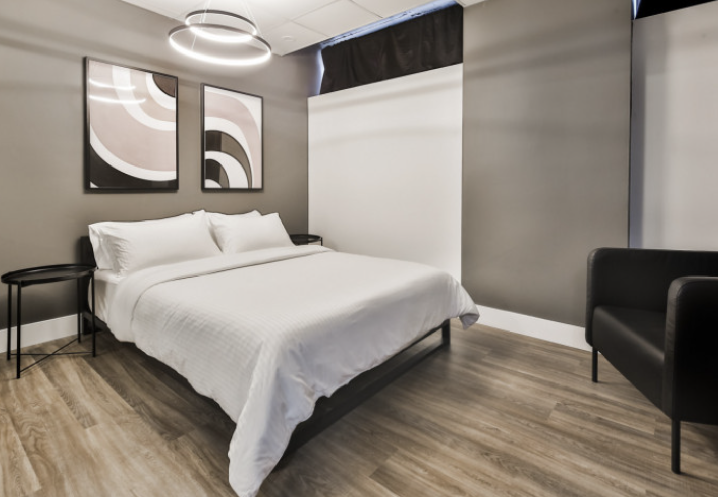 Prime Old Port Location • Queen Bed Hotel Room