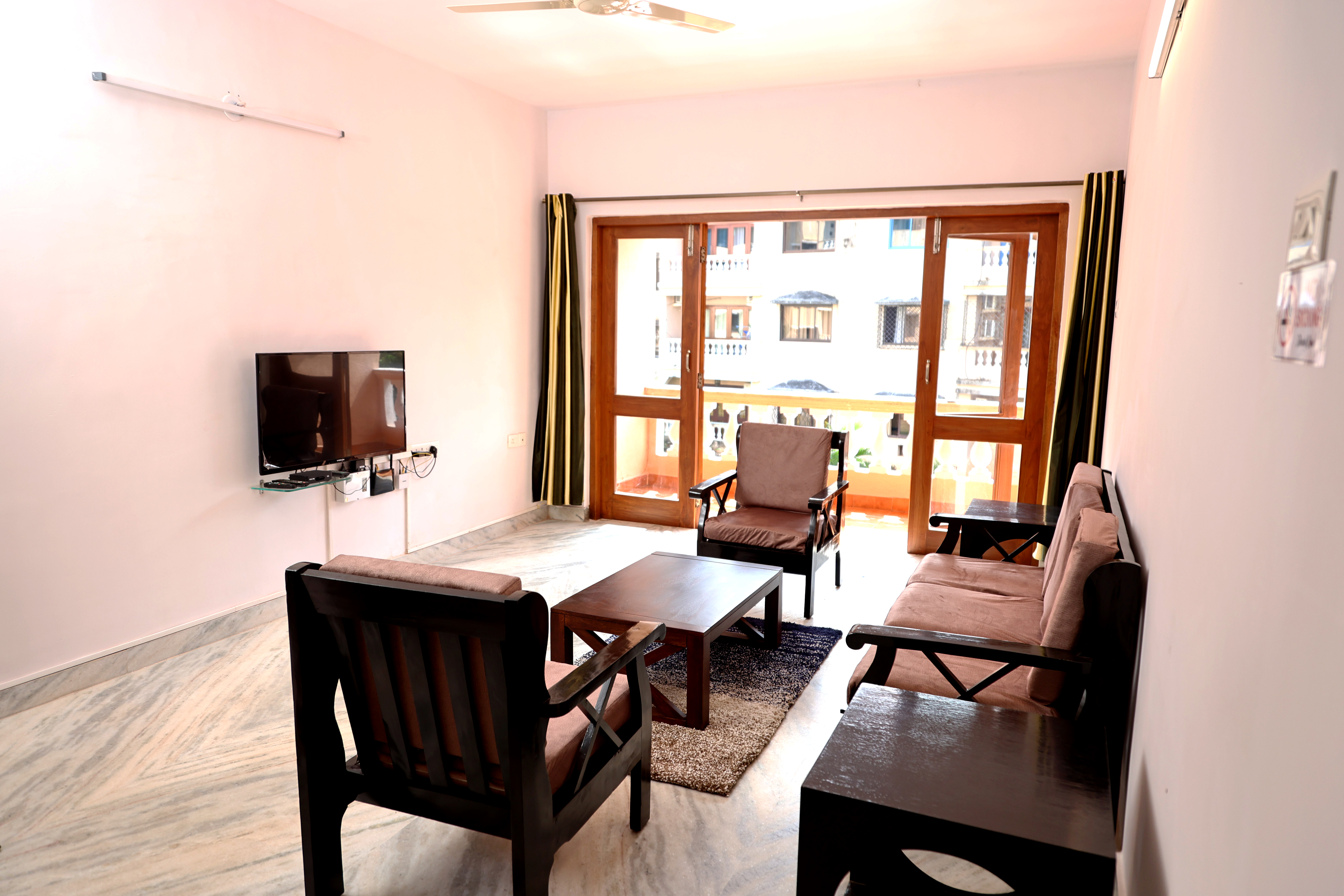 Spacious 1-2BHK | 3 Min Walk To Carmona Beach Goa