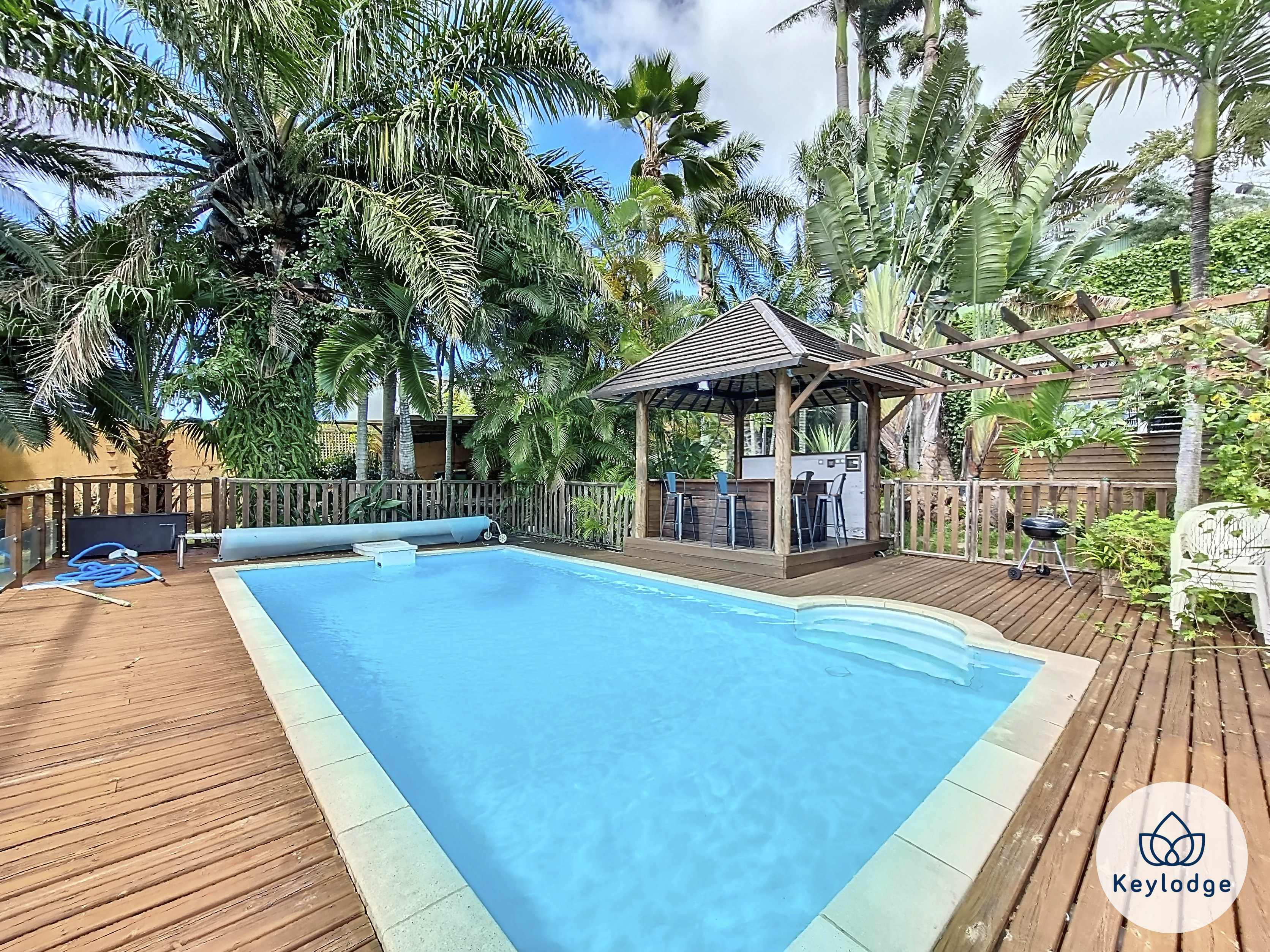 Verger suspendu – With swimming pool – Étang-Salé