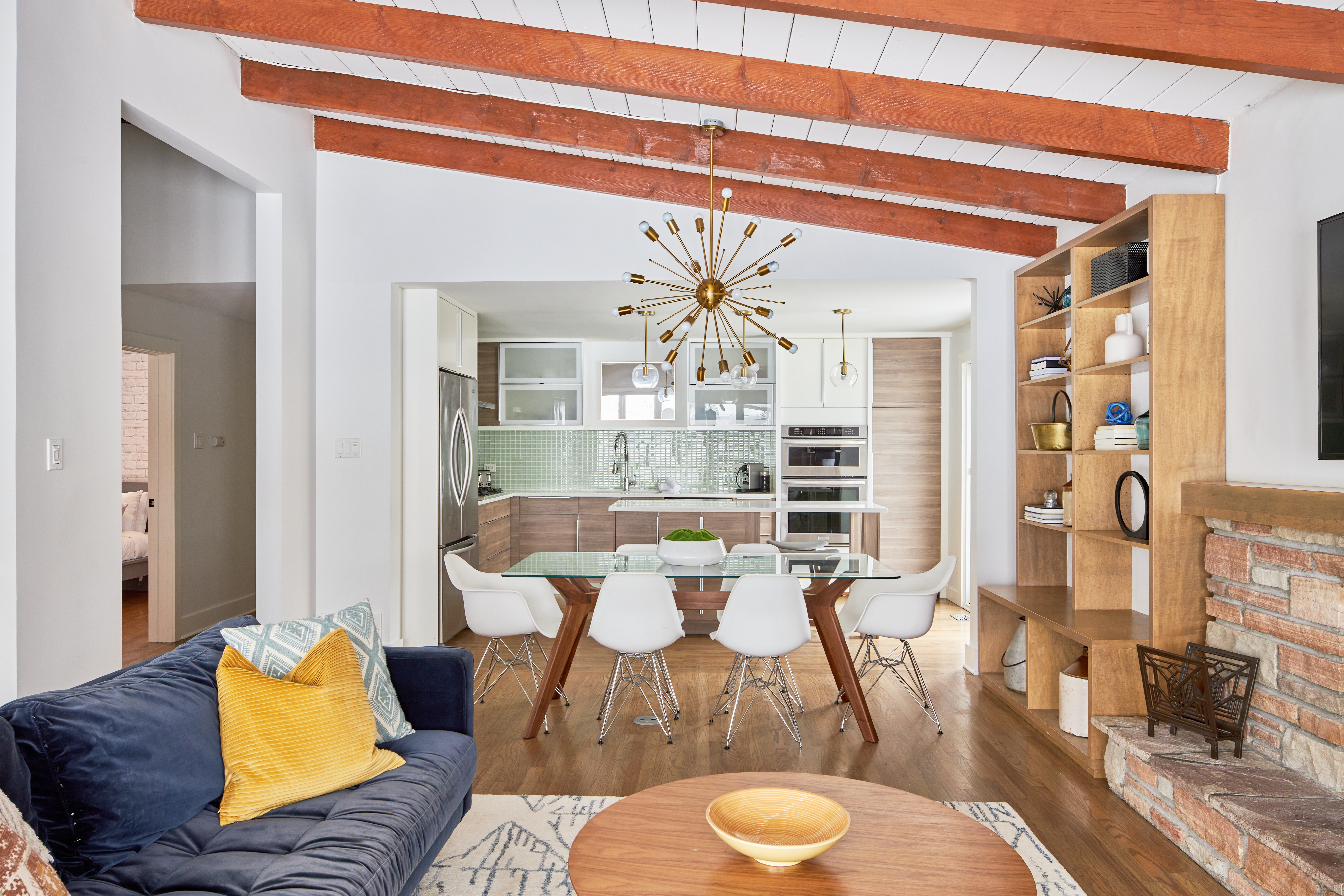 Central Retreat *Sleeps 8* Pet & Kid Friendly