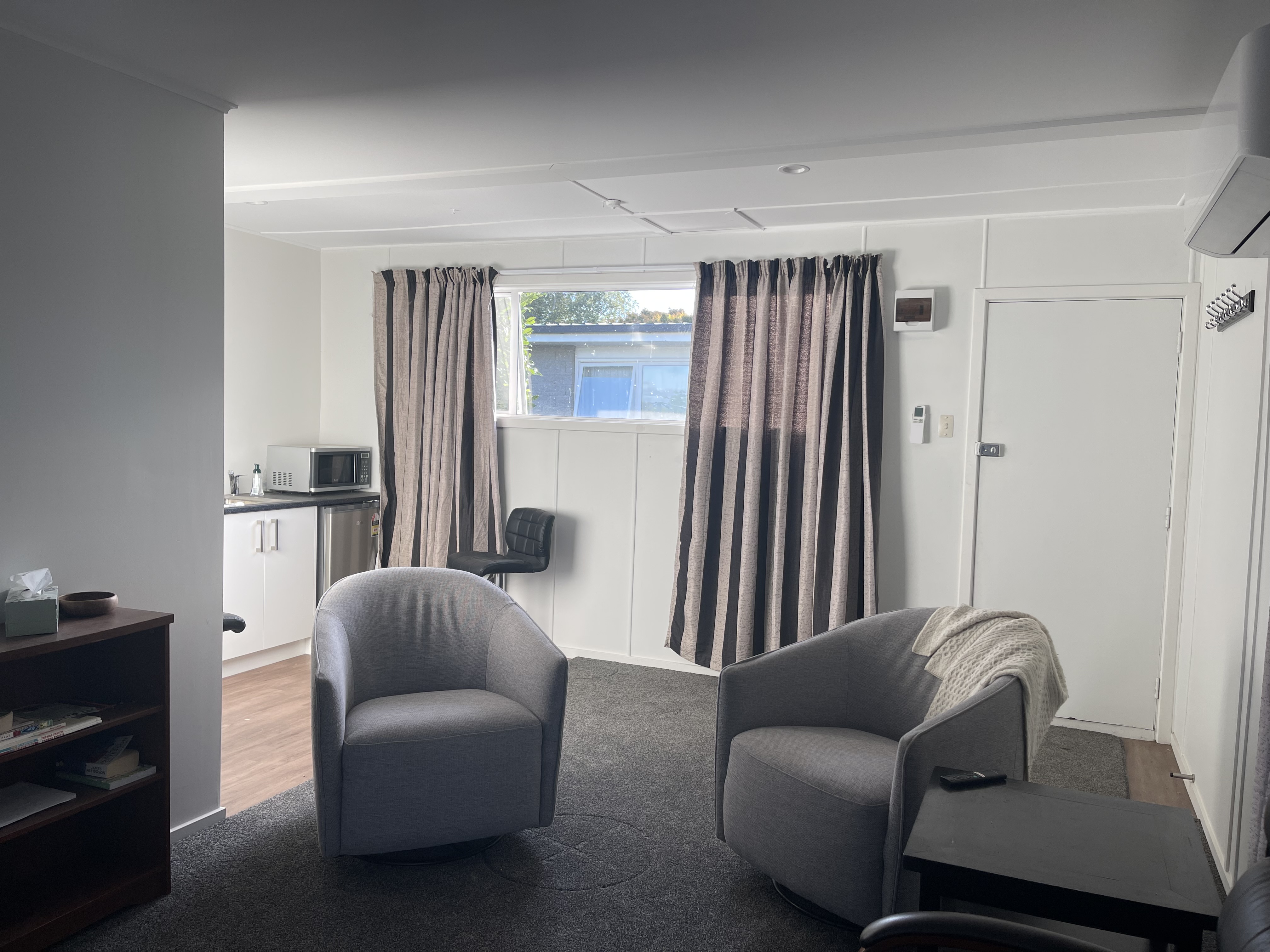 Racecourse Road Retreat