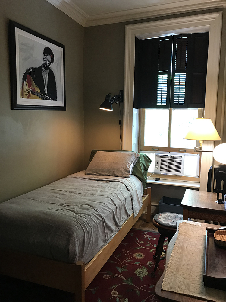 Warm, Snug, Cozy space 3 blocks PATH train $50 in Ward E (councilmember James Solomon), Jersey City