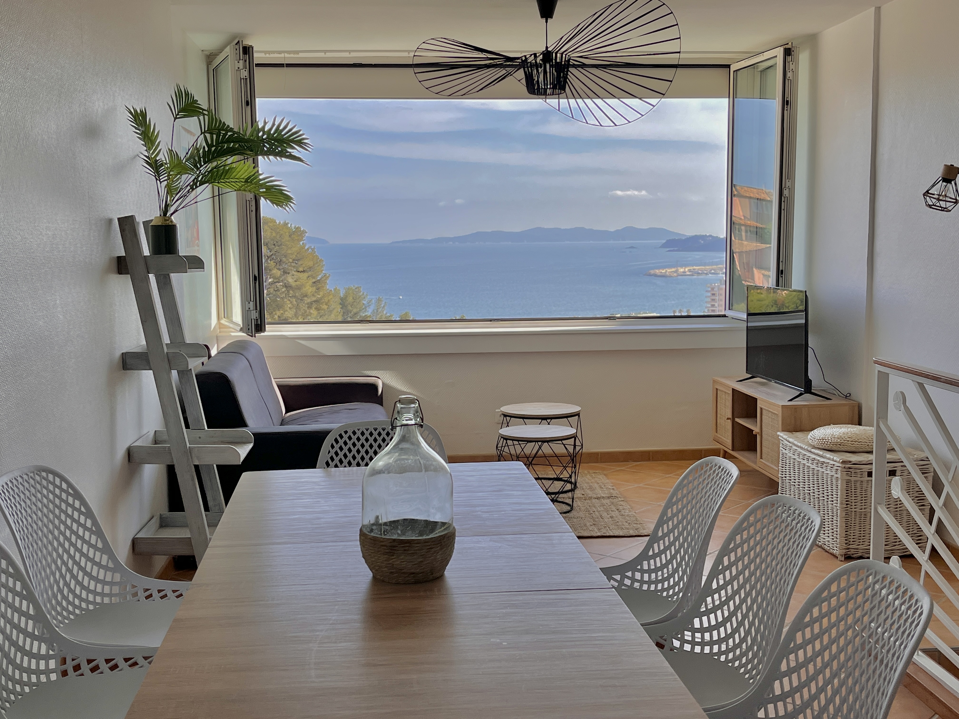 T3 duplex with panoramic sea view and garden