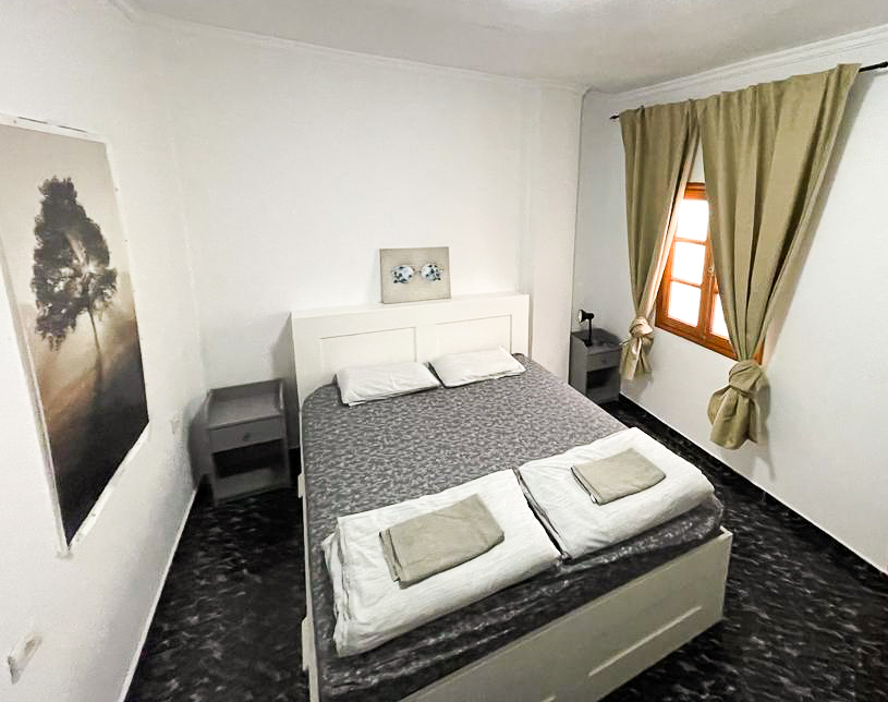 New, modern apartment 50m from the beach (ALC3)