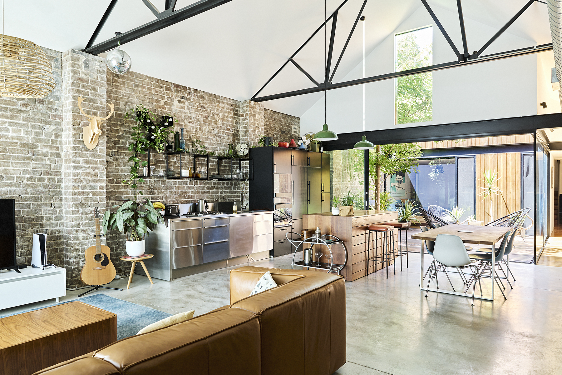 Bright & Spacious Newtown Warehouse Conversion
