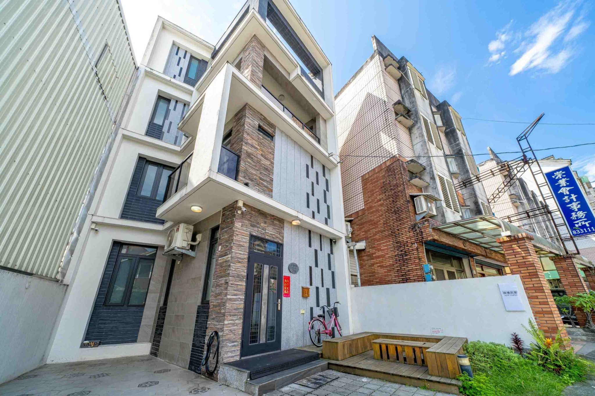 放慢民宿包棟 花蓮市區6 14人 按人數開房客房 只接一組客人 免治馬桶 Hualien City的獨棟房屋出租 臺灣