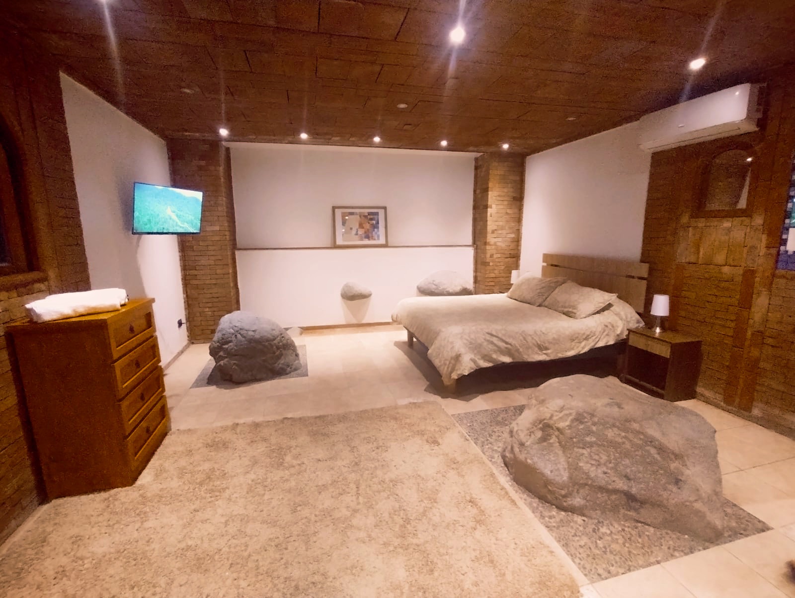 24 hour Tinajas + Pool. ElArroyoCL (free of charge)