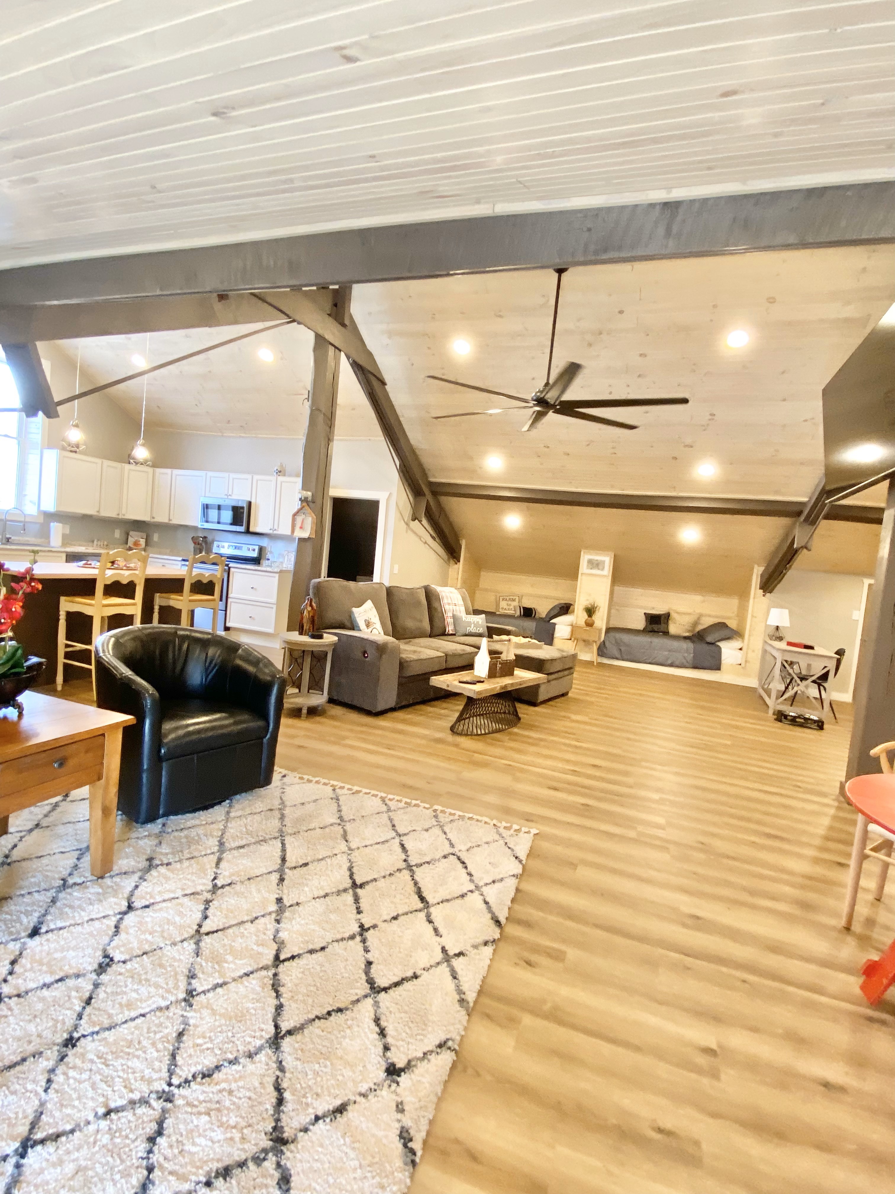 The Carriage House - Downtown