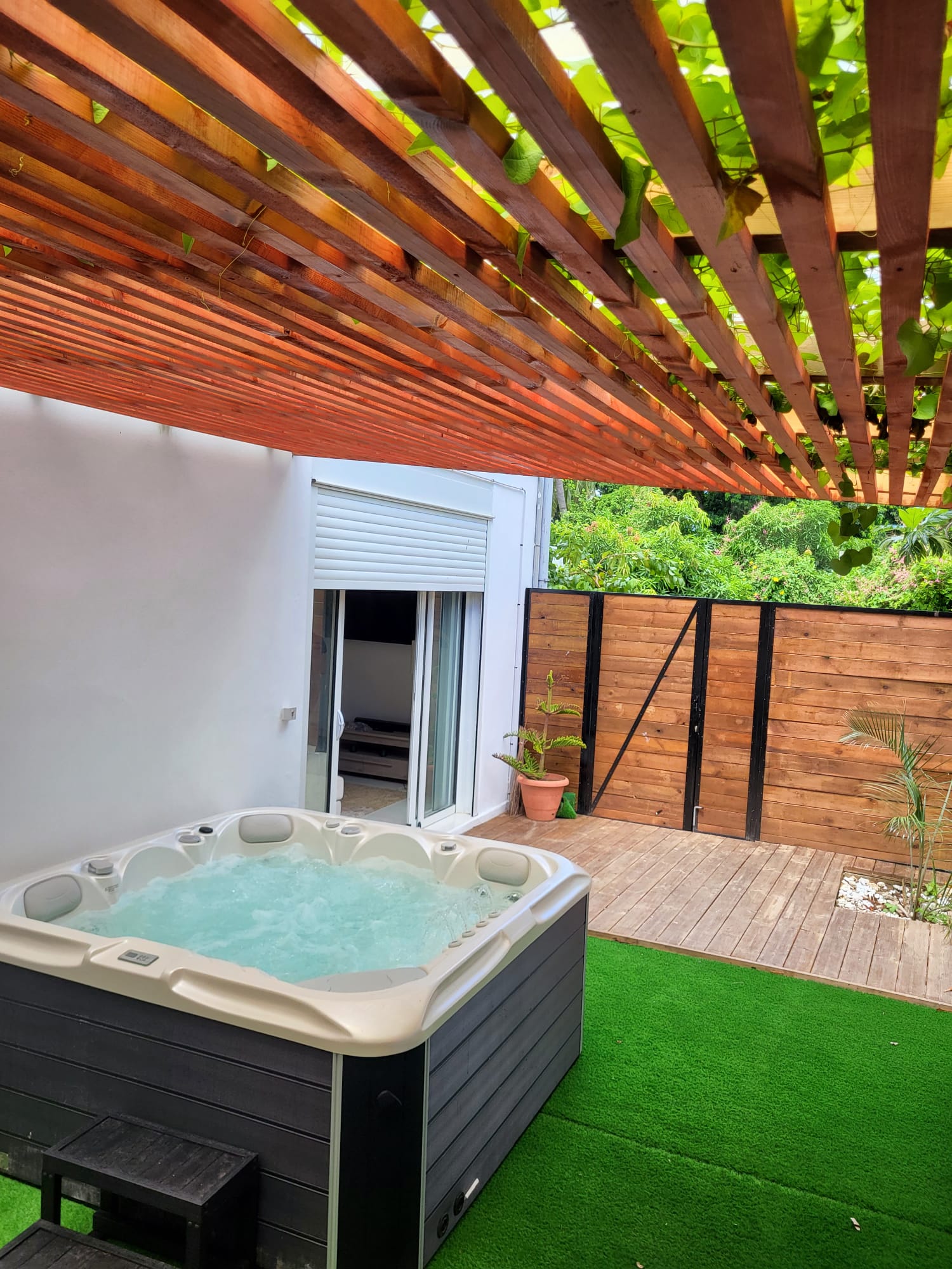 JungleRoom3000 x Private Jacuzzi  - 2 people