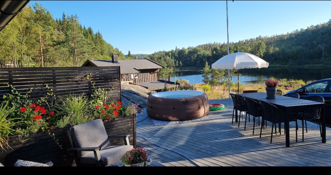 Cottage by freshwater
