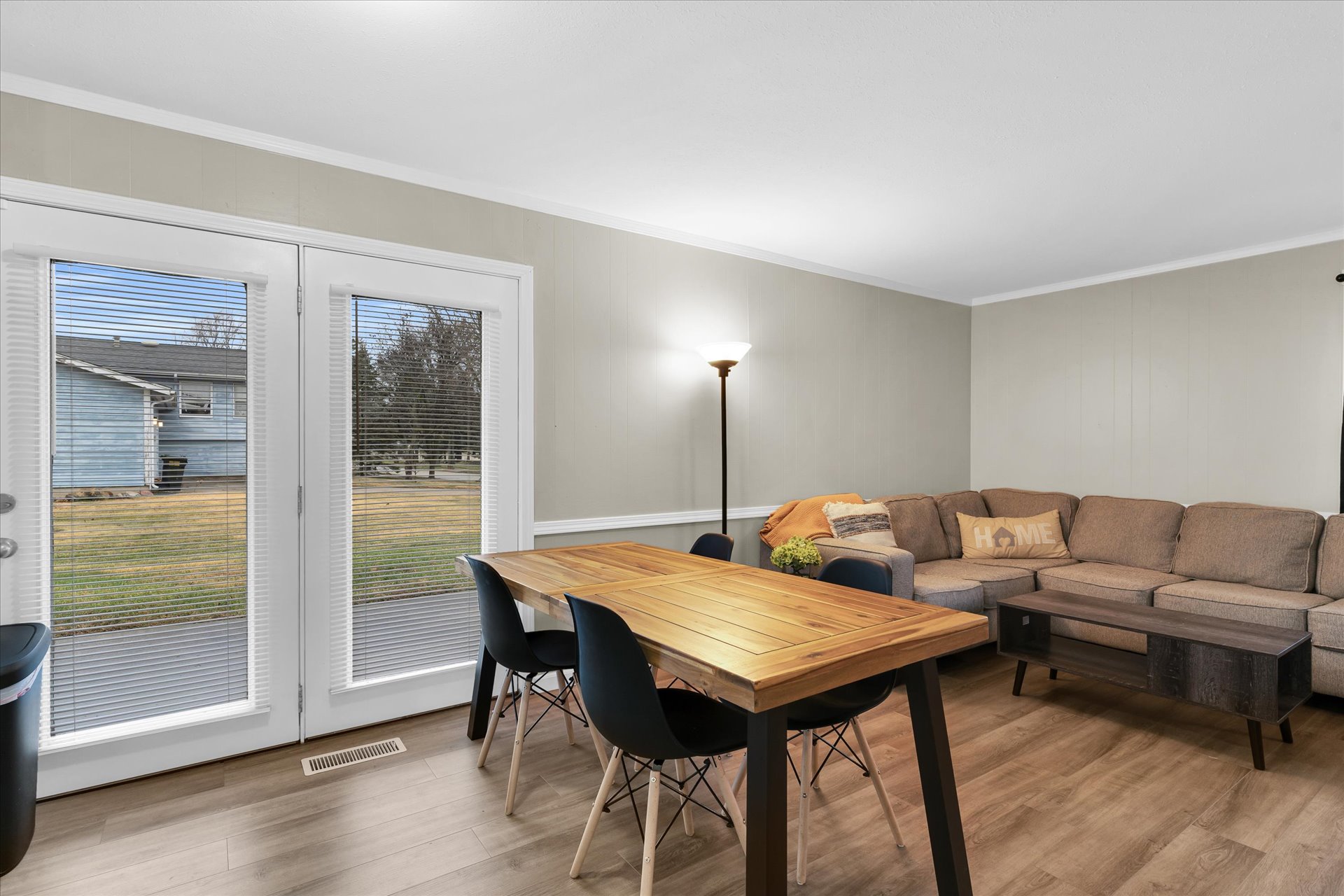 Quiet Home on Outskirts of Urbana Near Restaurant